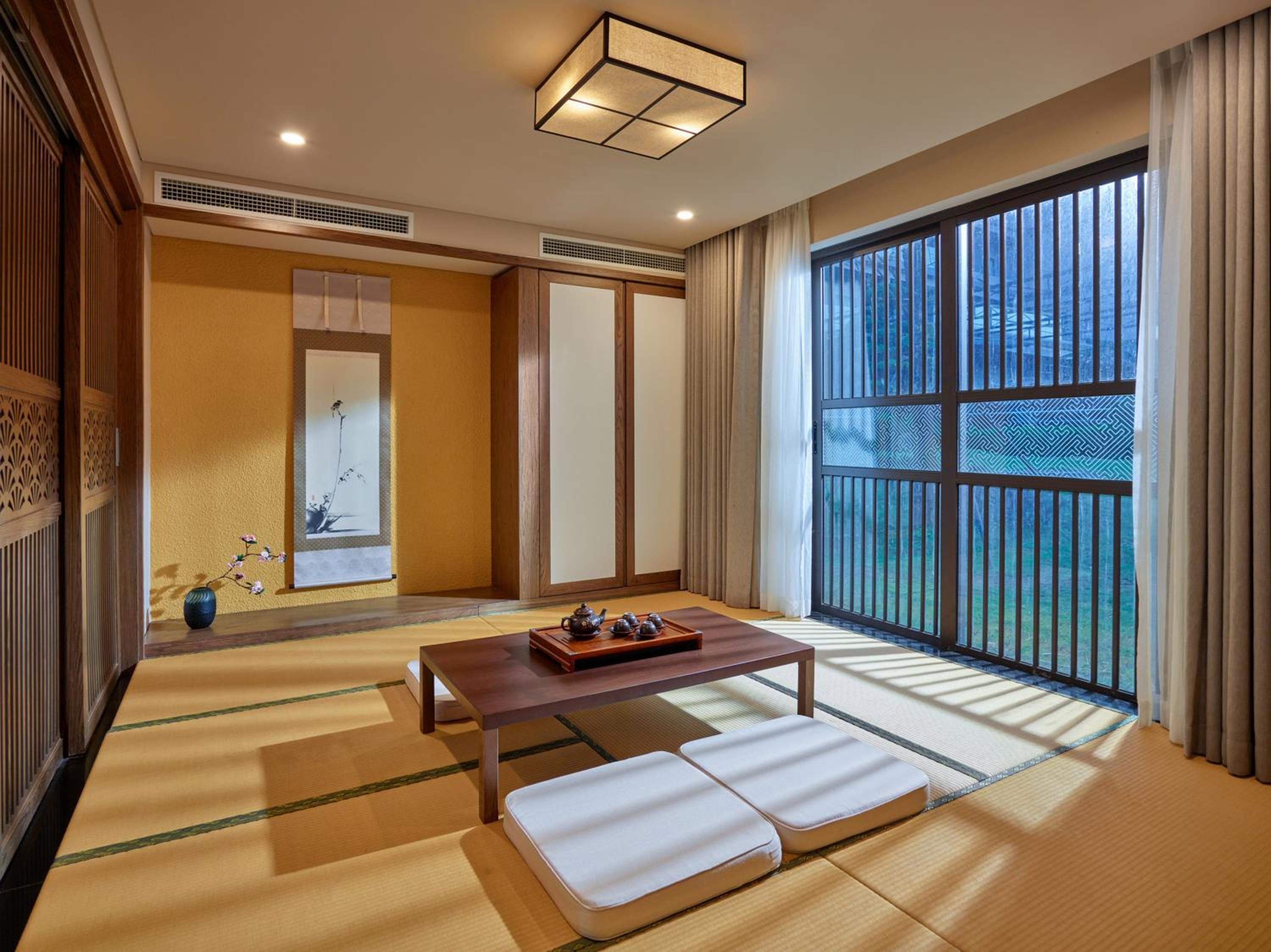 Grand Three Bedroom Villa with Private Onsen - Photo 4