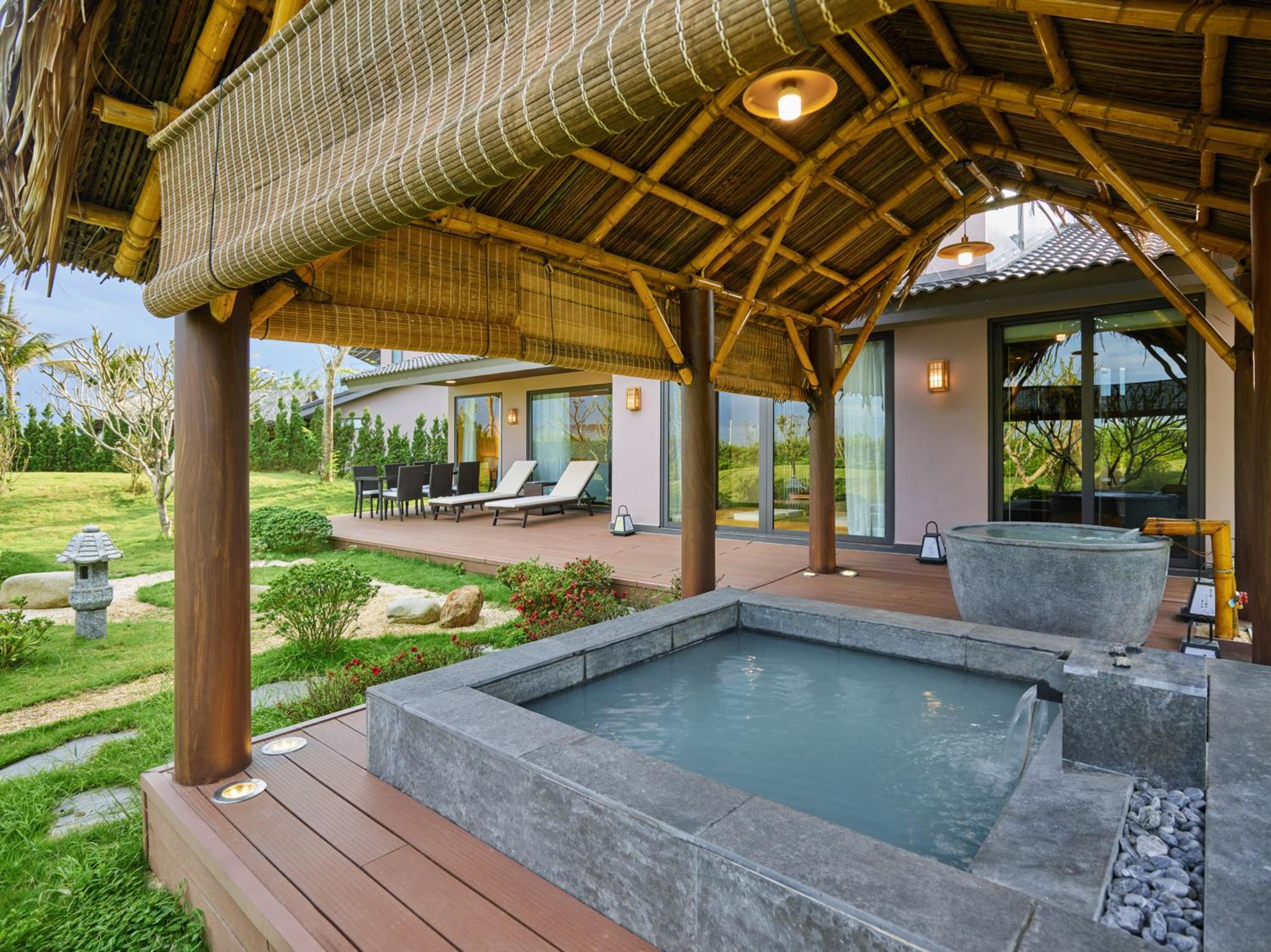 Grand Two Bedroom Villa with Private Onsen - Photo 7