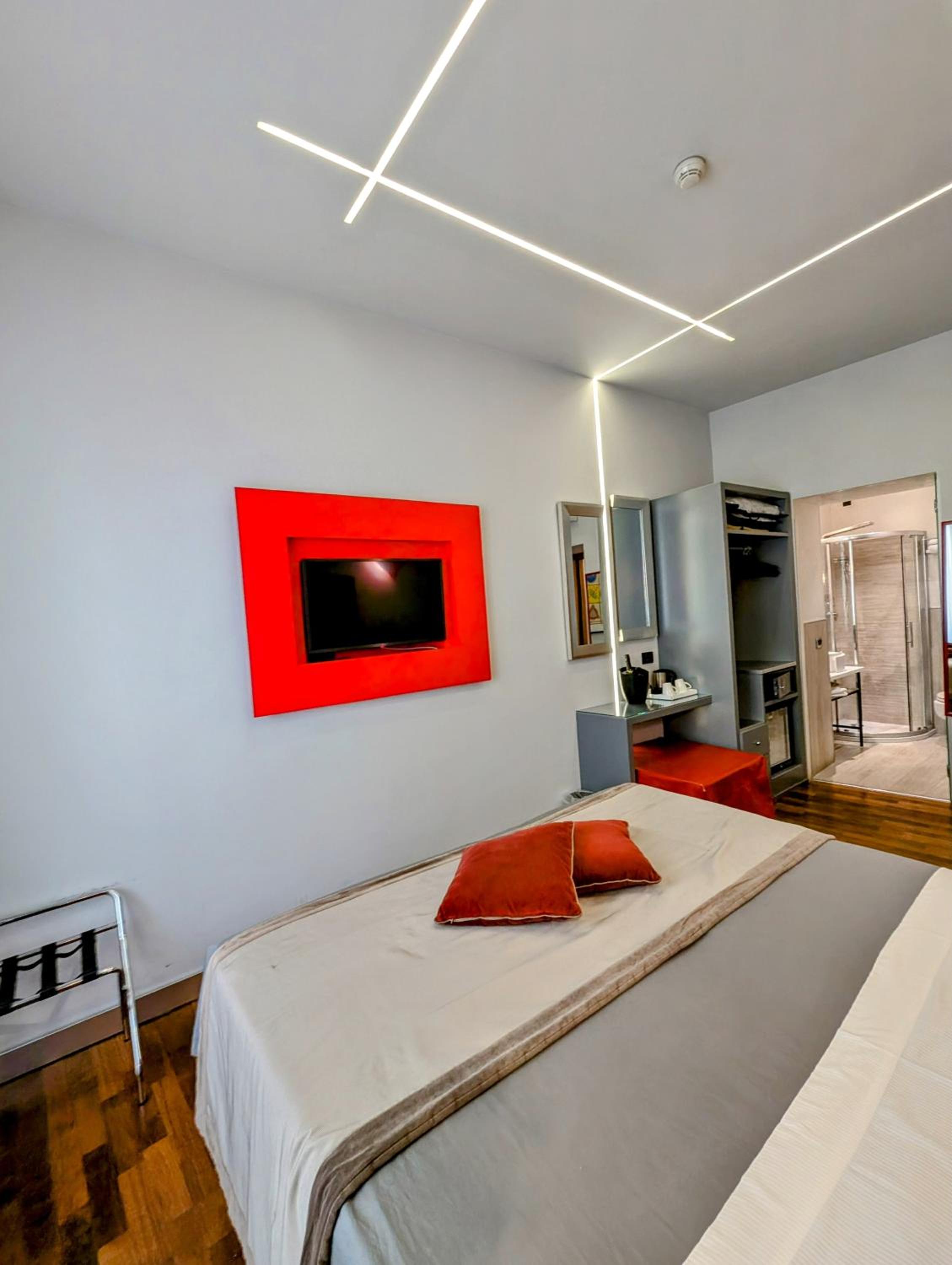 Double or Twin Room with Private Bathroom photo 2