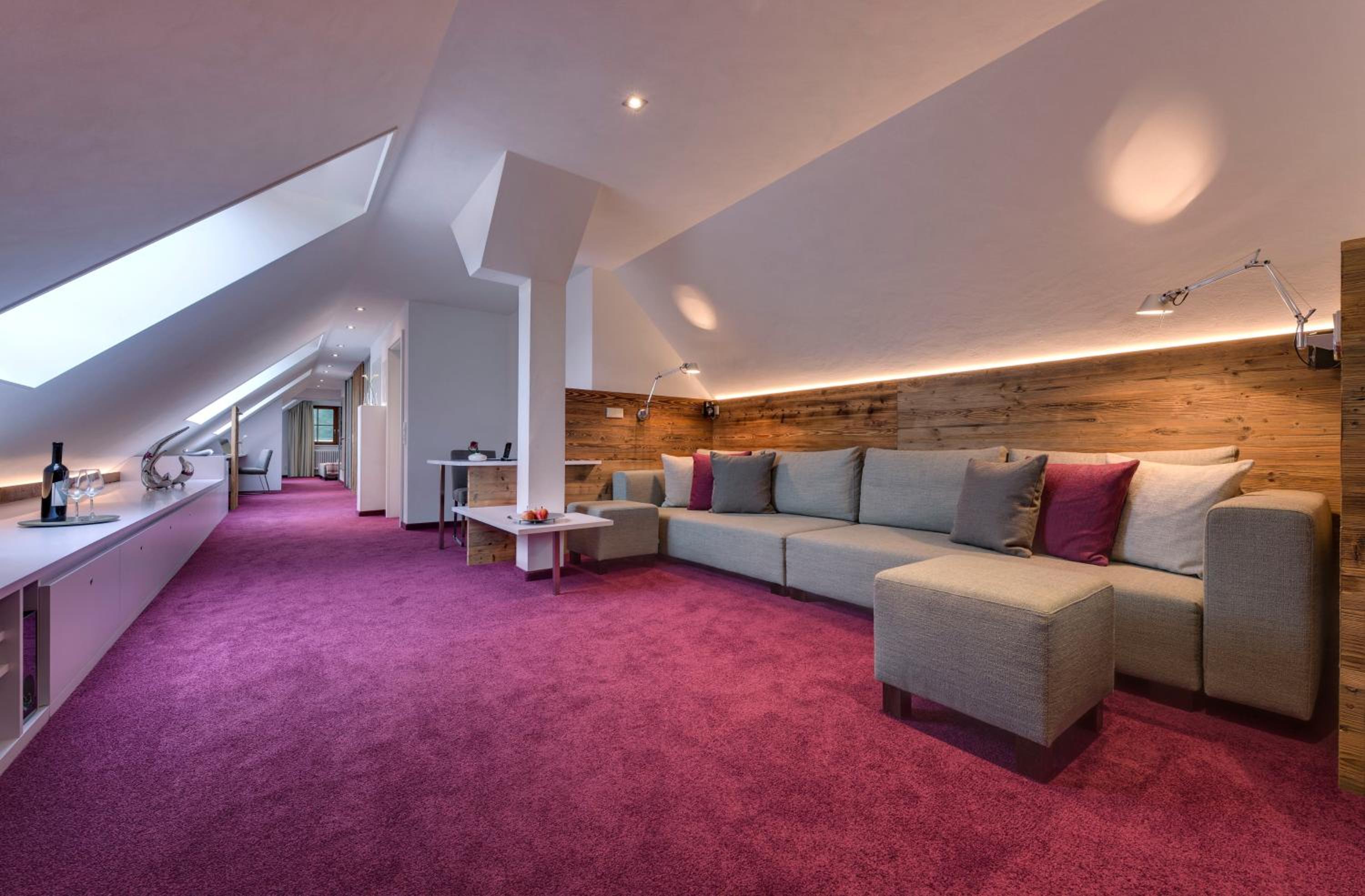 Suite with Lake View - Photo 3