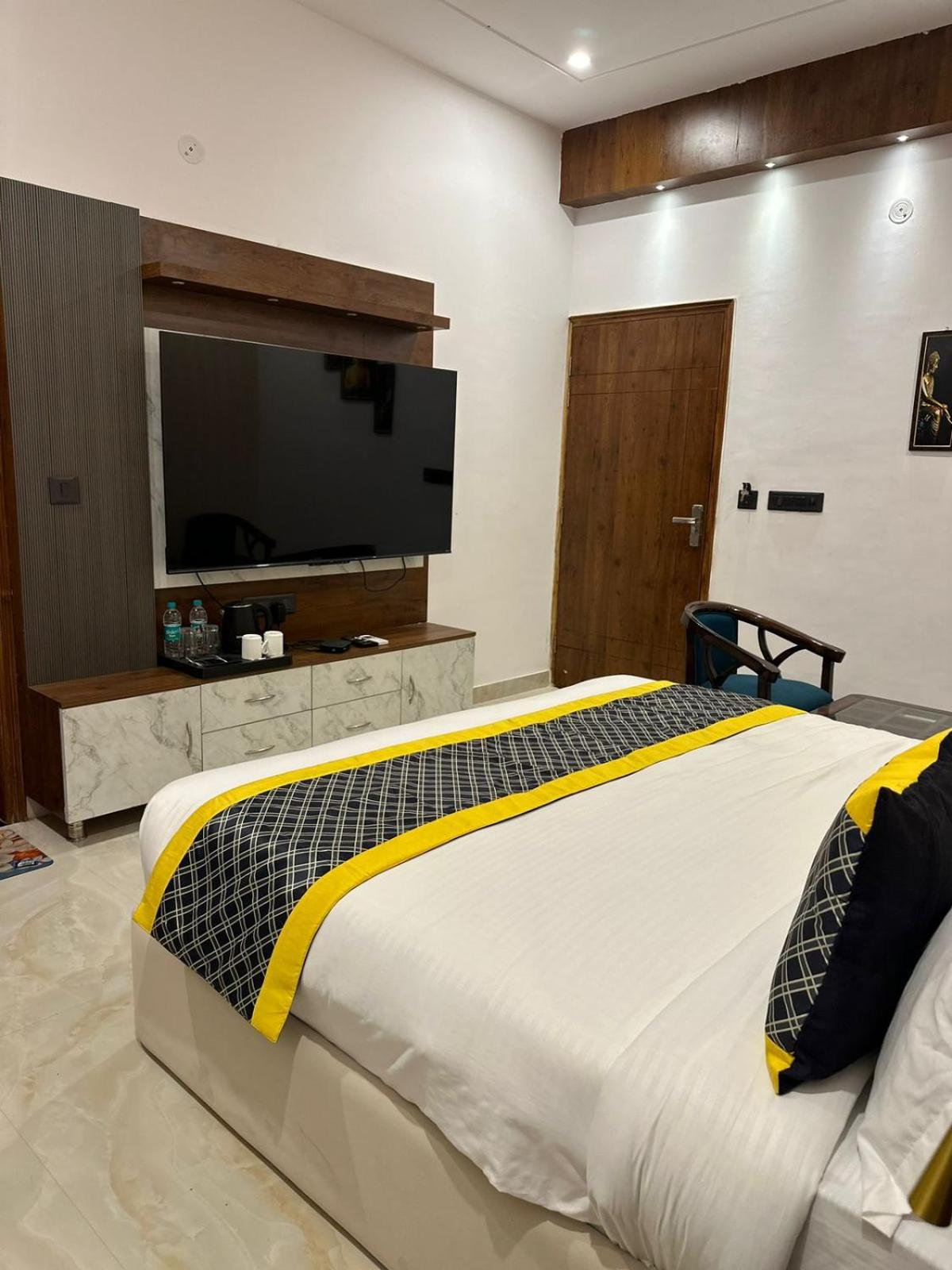 Deluxe Double Room - Photo 14