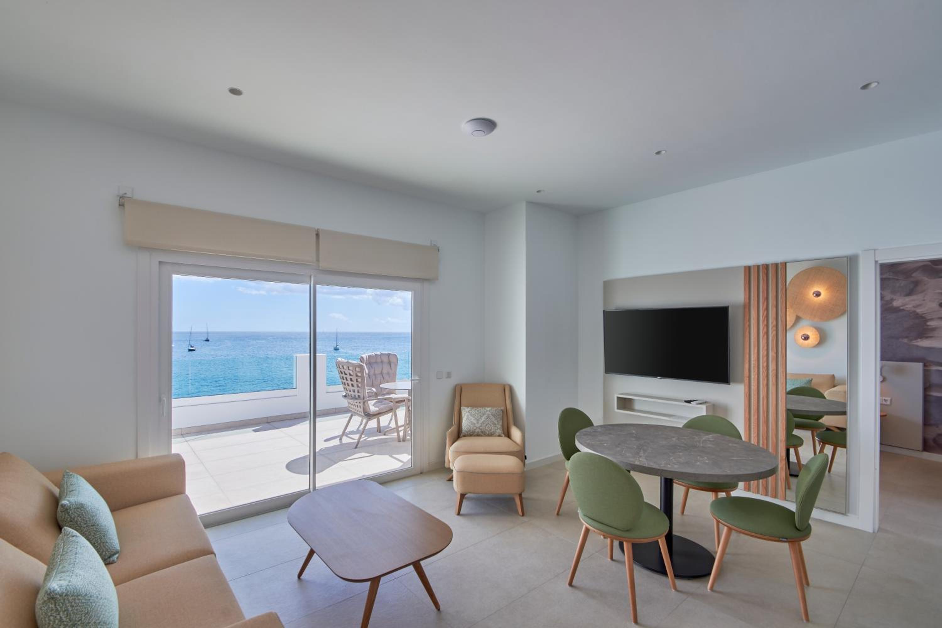 Apartamento de dos habitaciones con vista al mar