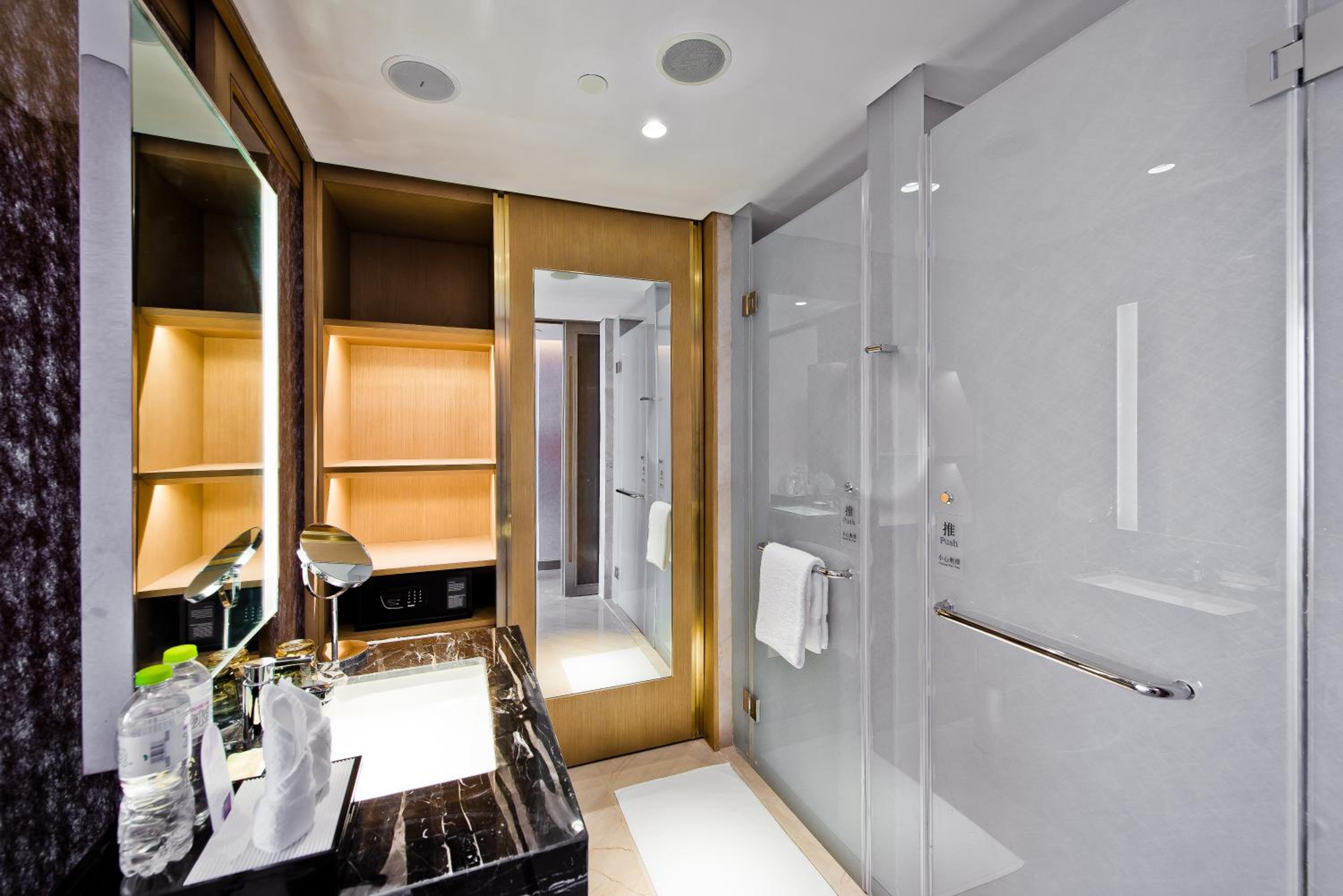 Twin Room with Bay View
