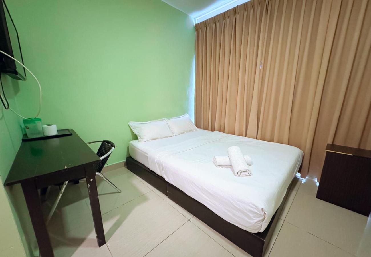 Deluxe Double Room - Photo 8