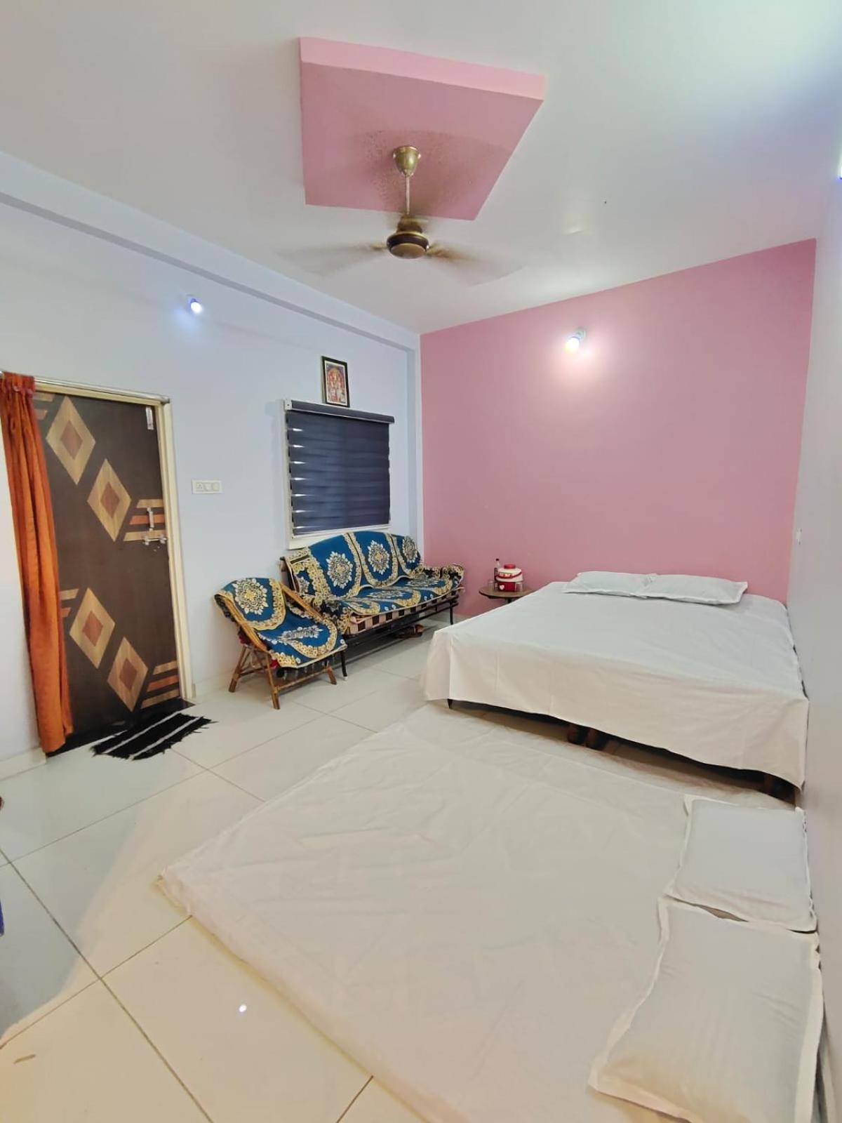 Family Room With Balcony photo 1