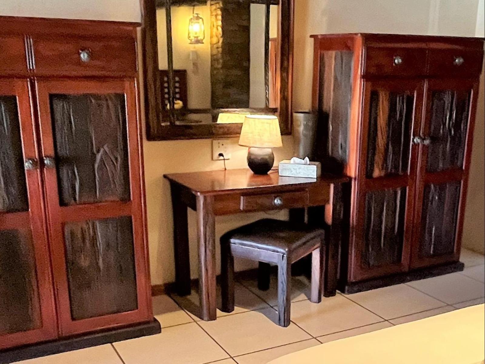 Deluxe Double or Twin Room with Pool Access - Photo 2