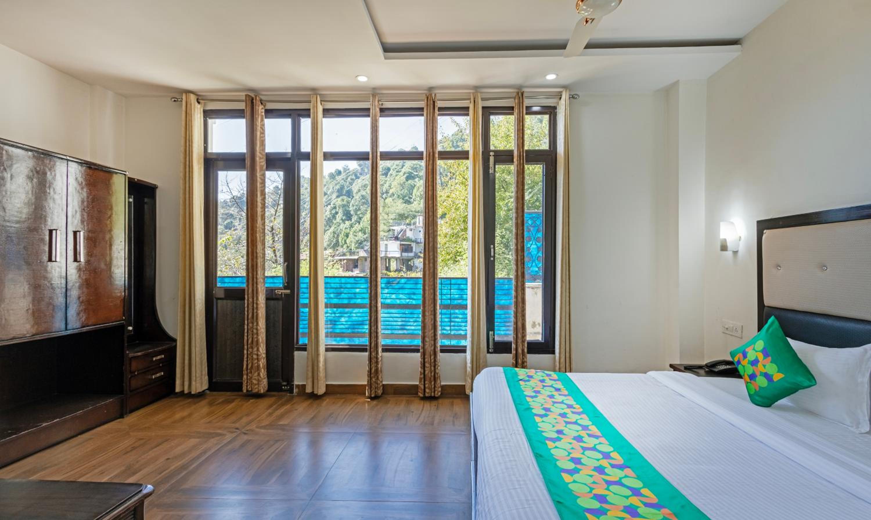 Standard Room With Mountain View photo 3