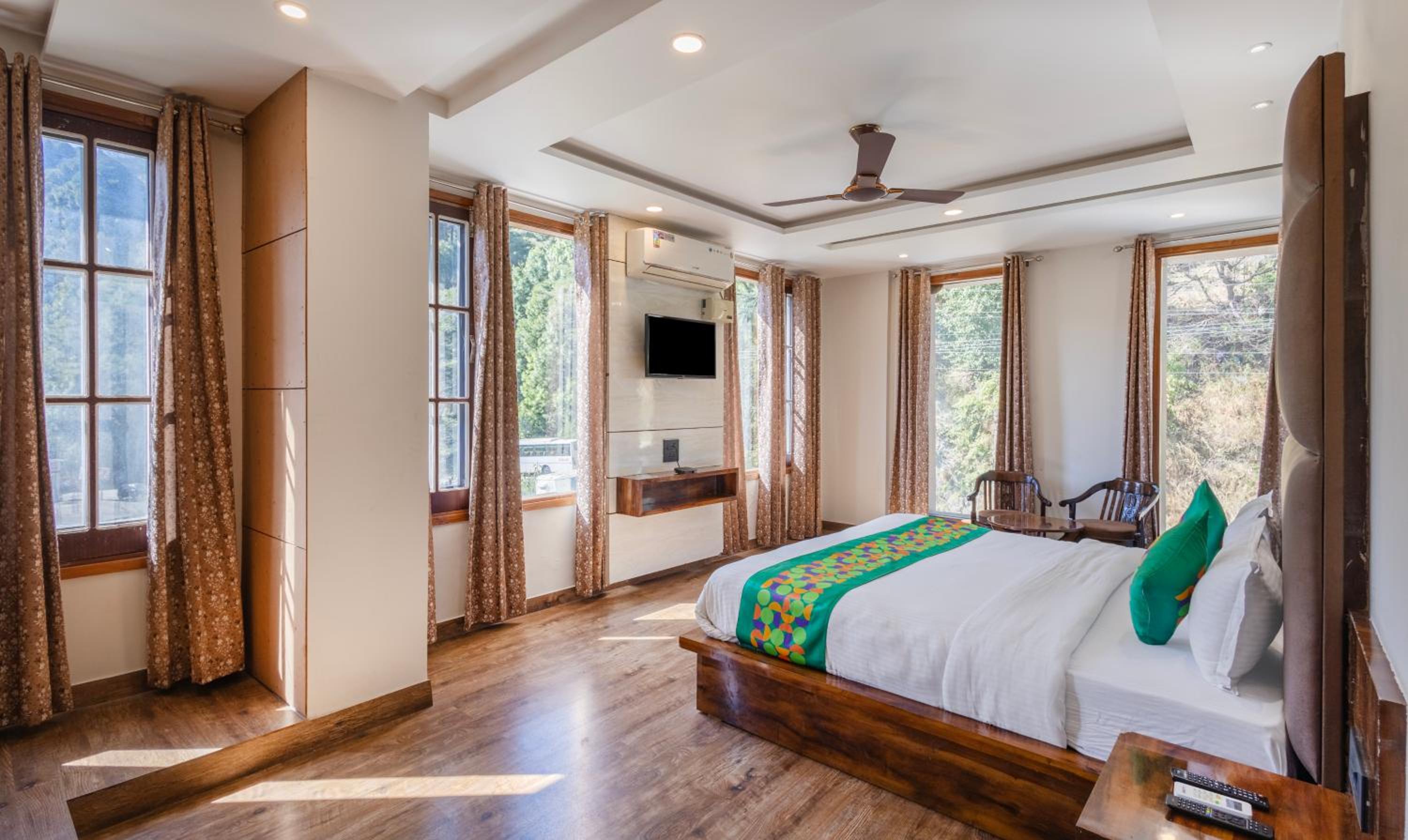 Deluxe Room With Mountain View  photo 3