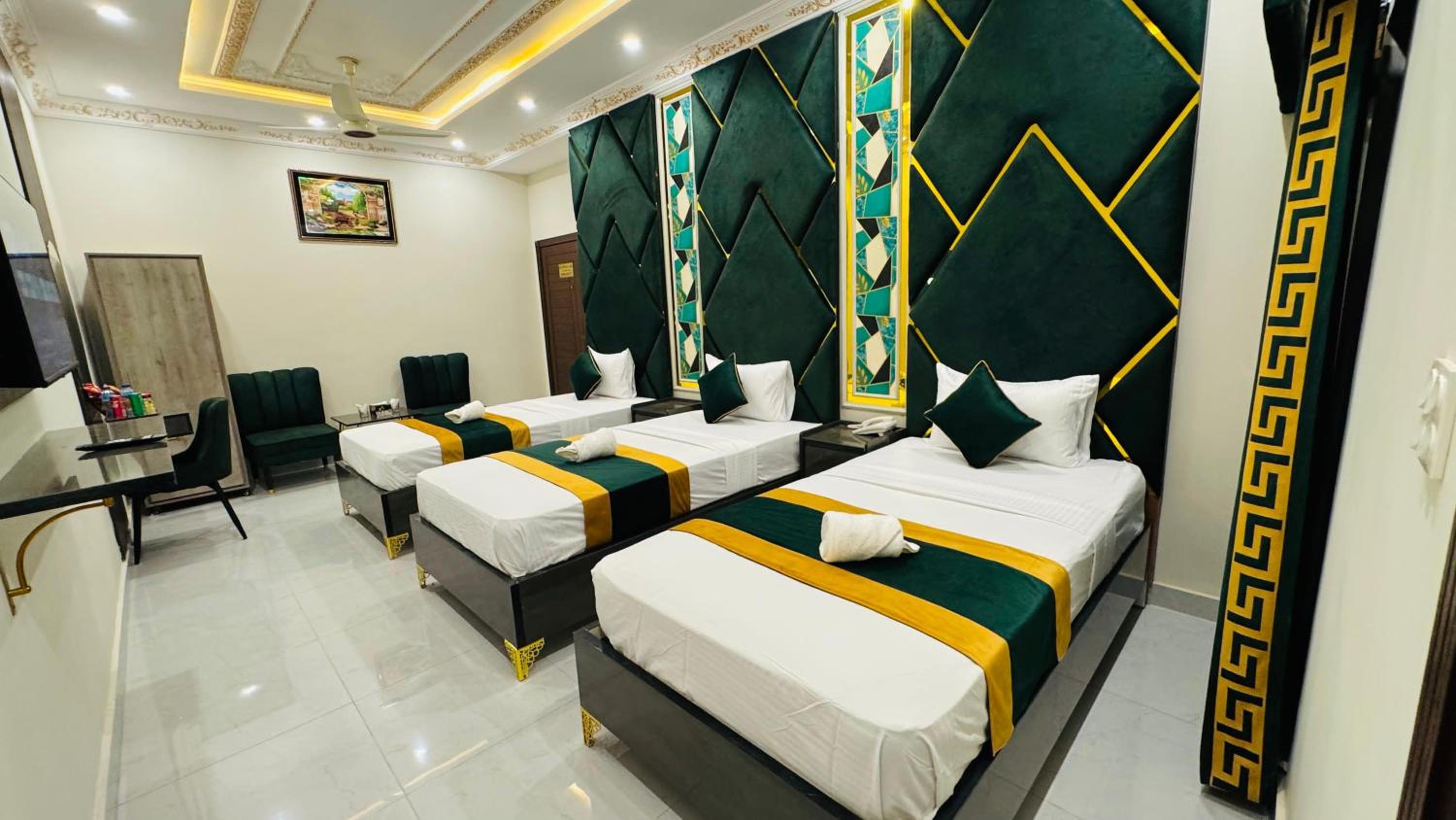 Deluxe Triple Room photo 1