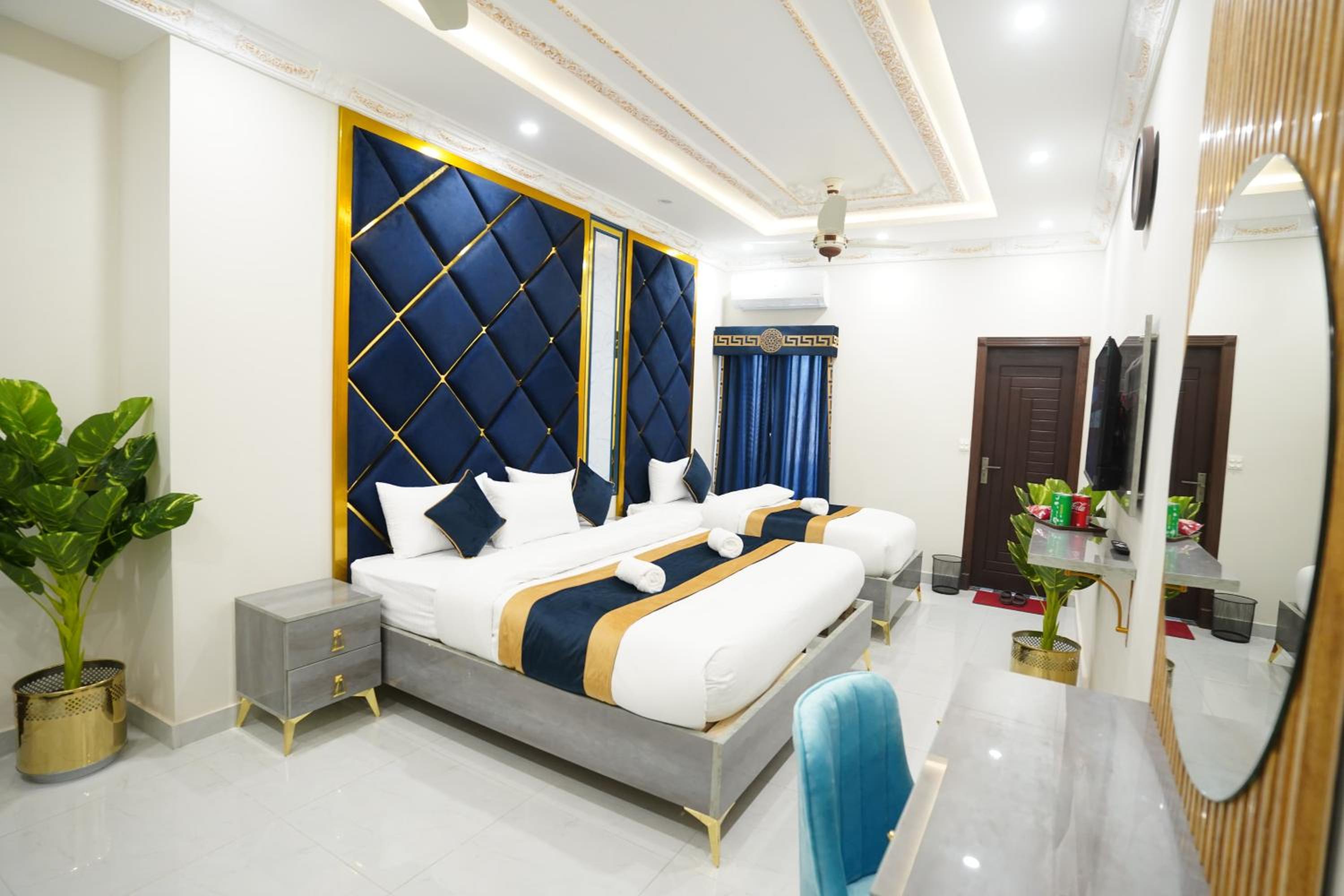 Deluxe Triple Room photo 2
