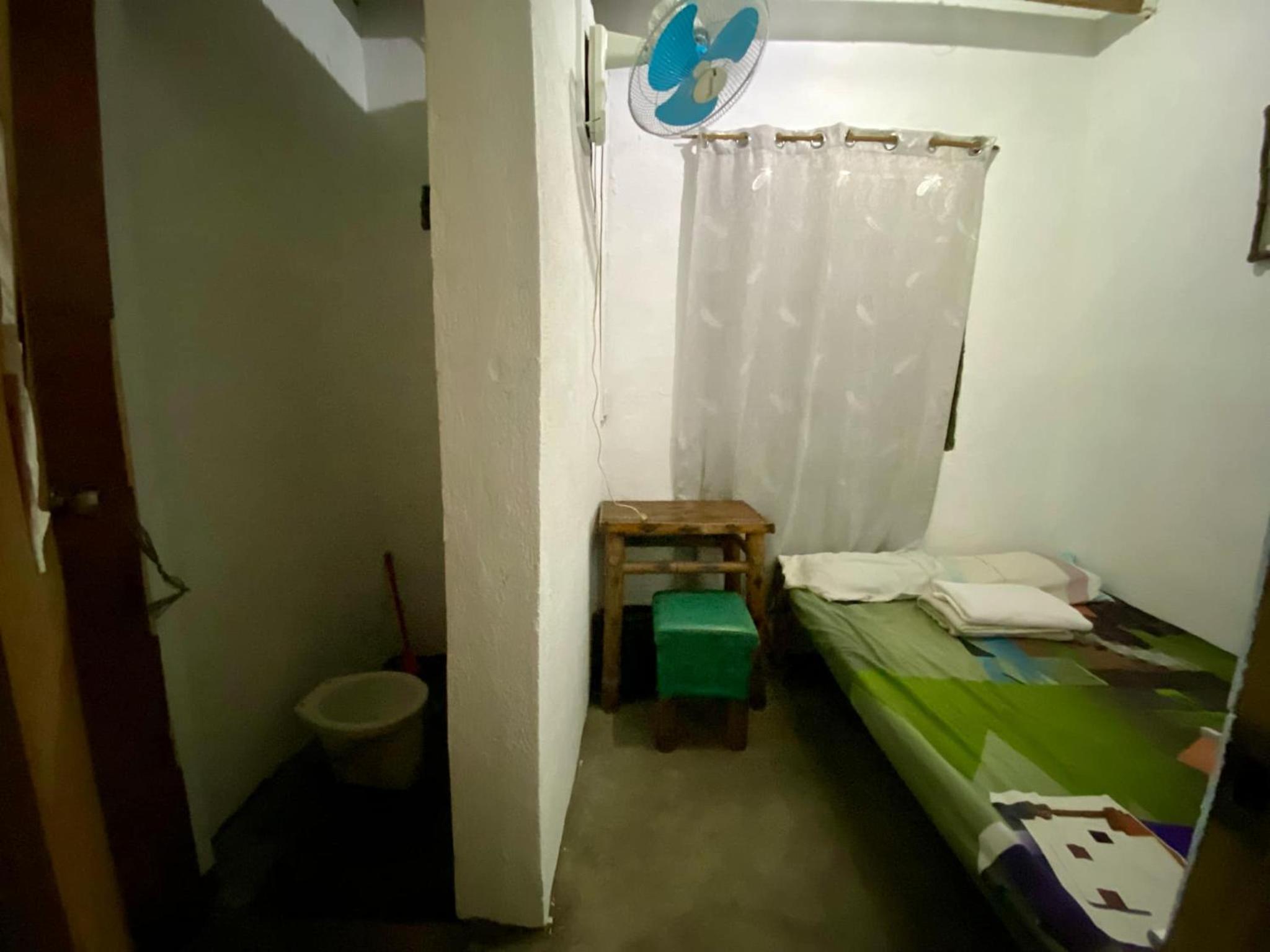Small Twin Room photo 2