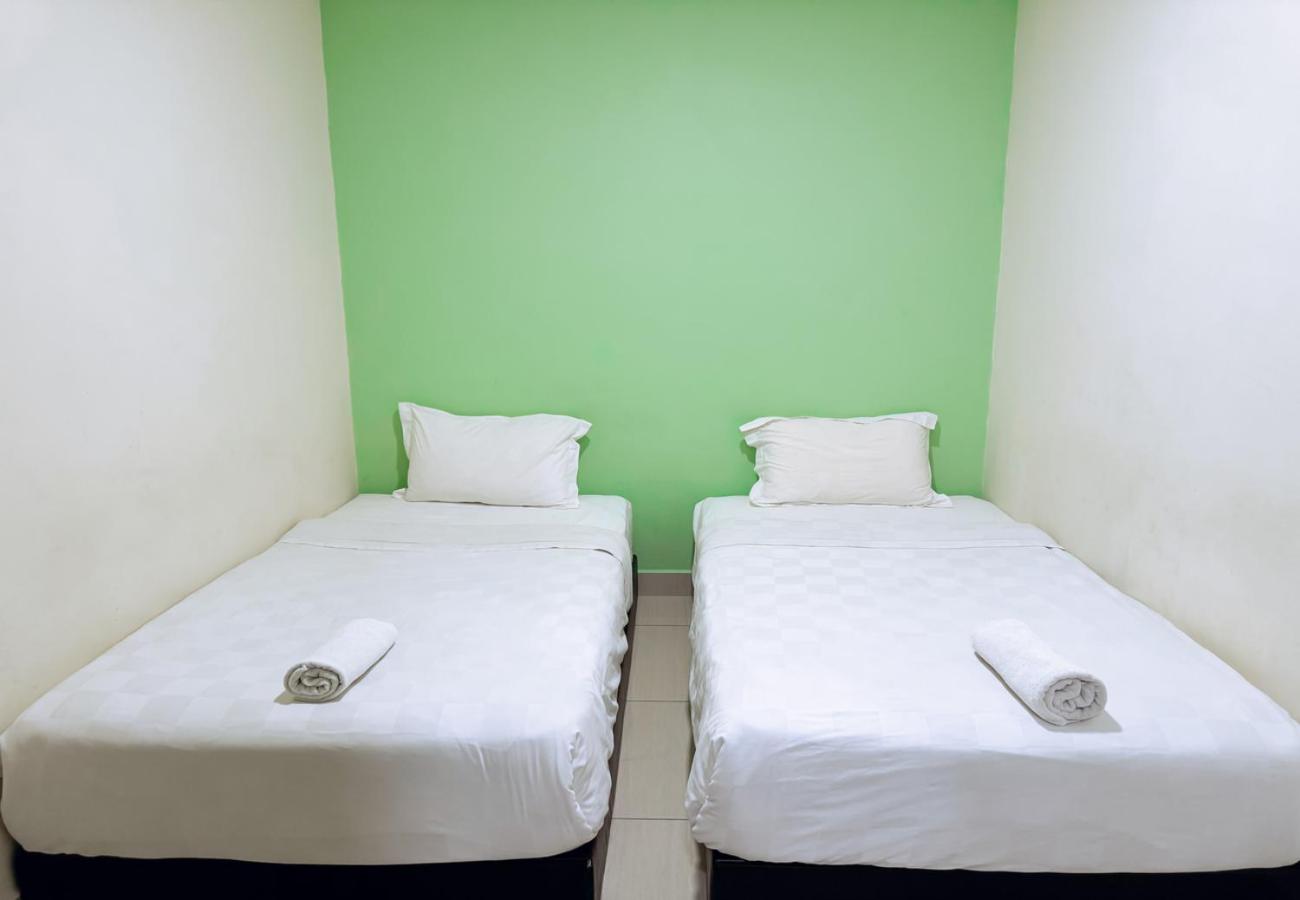 Twin Room - Photo 2