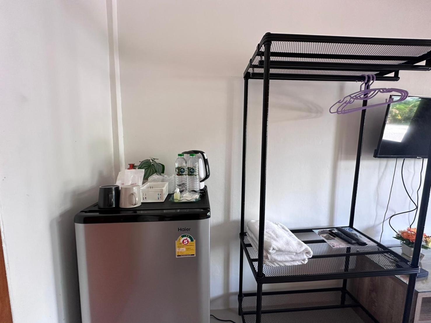 Twin Room - Photo 9
