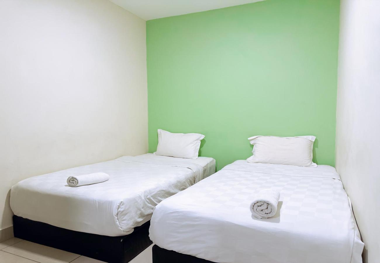 Twin Room - Photo 3