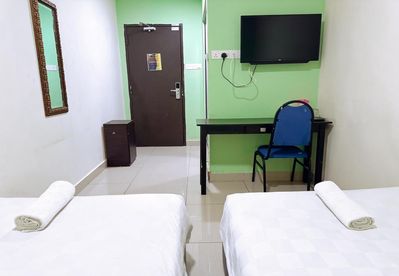 Twin Room - Photo 5