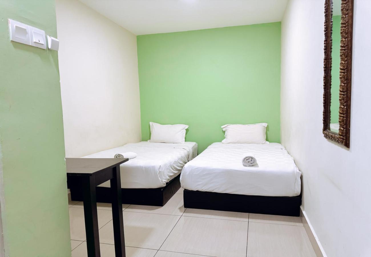 Twin Room - Photo 6