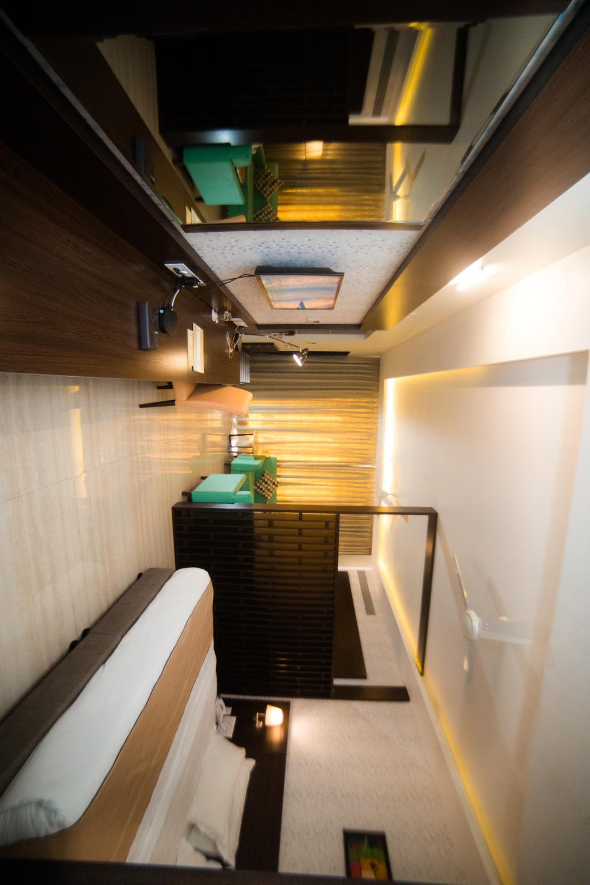 Executive Suite - Photo 1