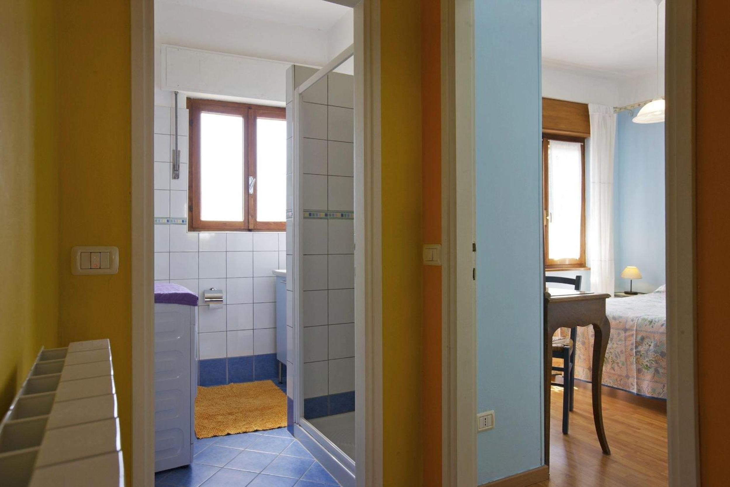 Apartment with Balcony photo 3