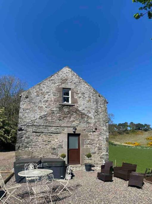 Five-Bedroom House photo 2