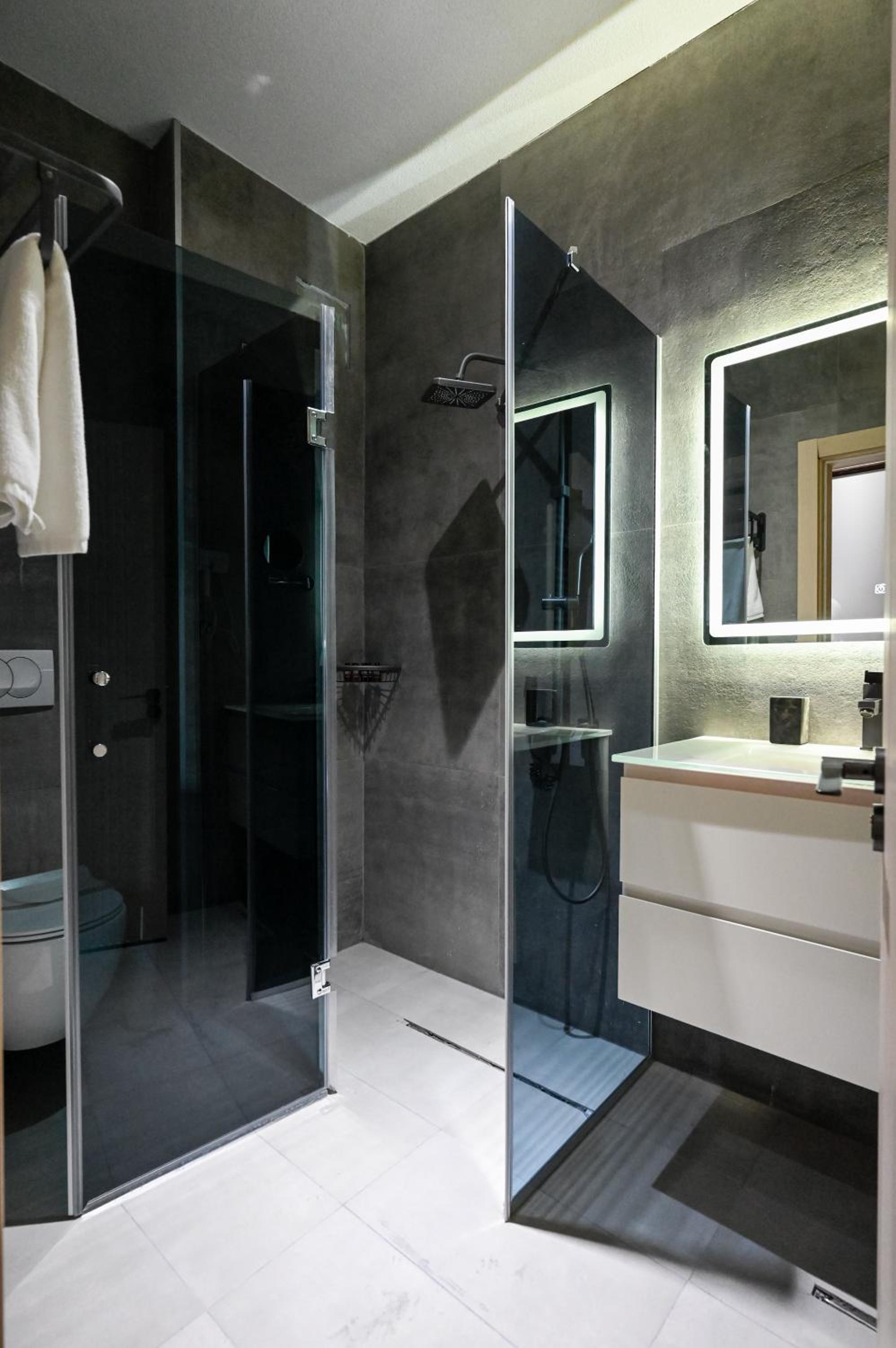 Economy Twin Room - Photo 7