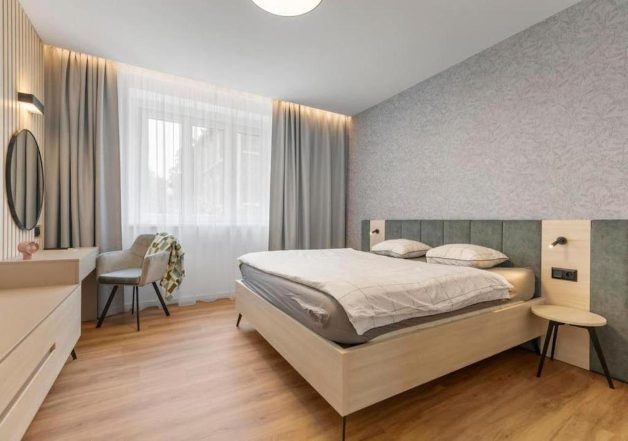 One-Bedroom Apartment with Balcony