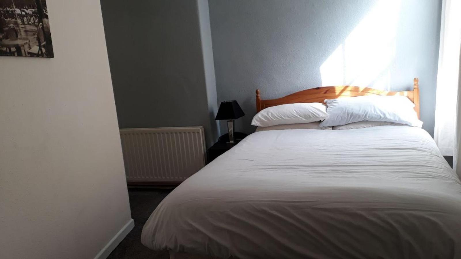 Double Room with Shared Bathroom photo 1