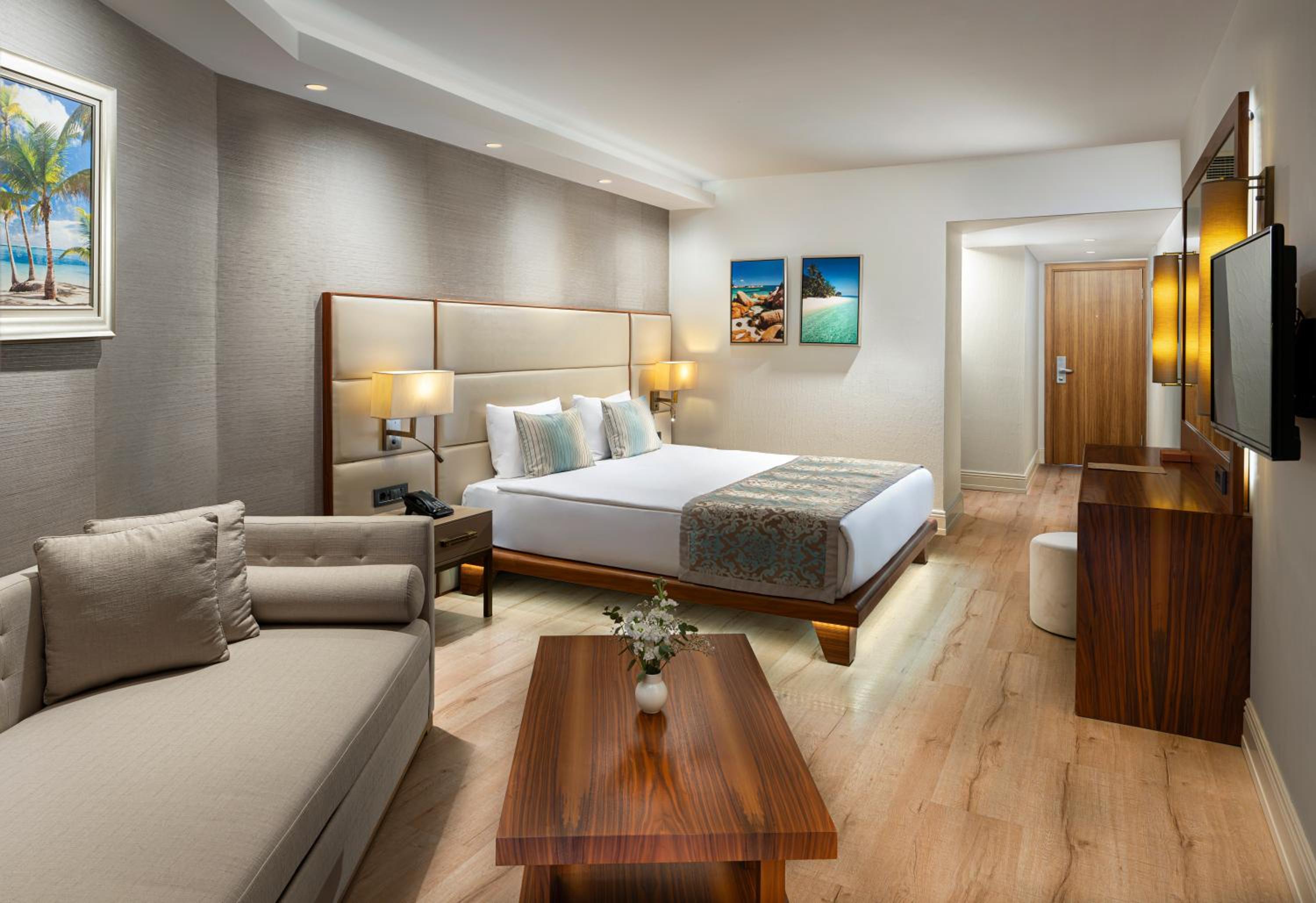 Deluxe Double Room with Sea View photo 3