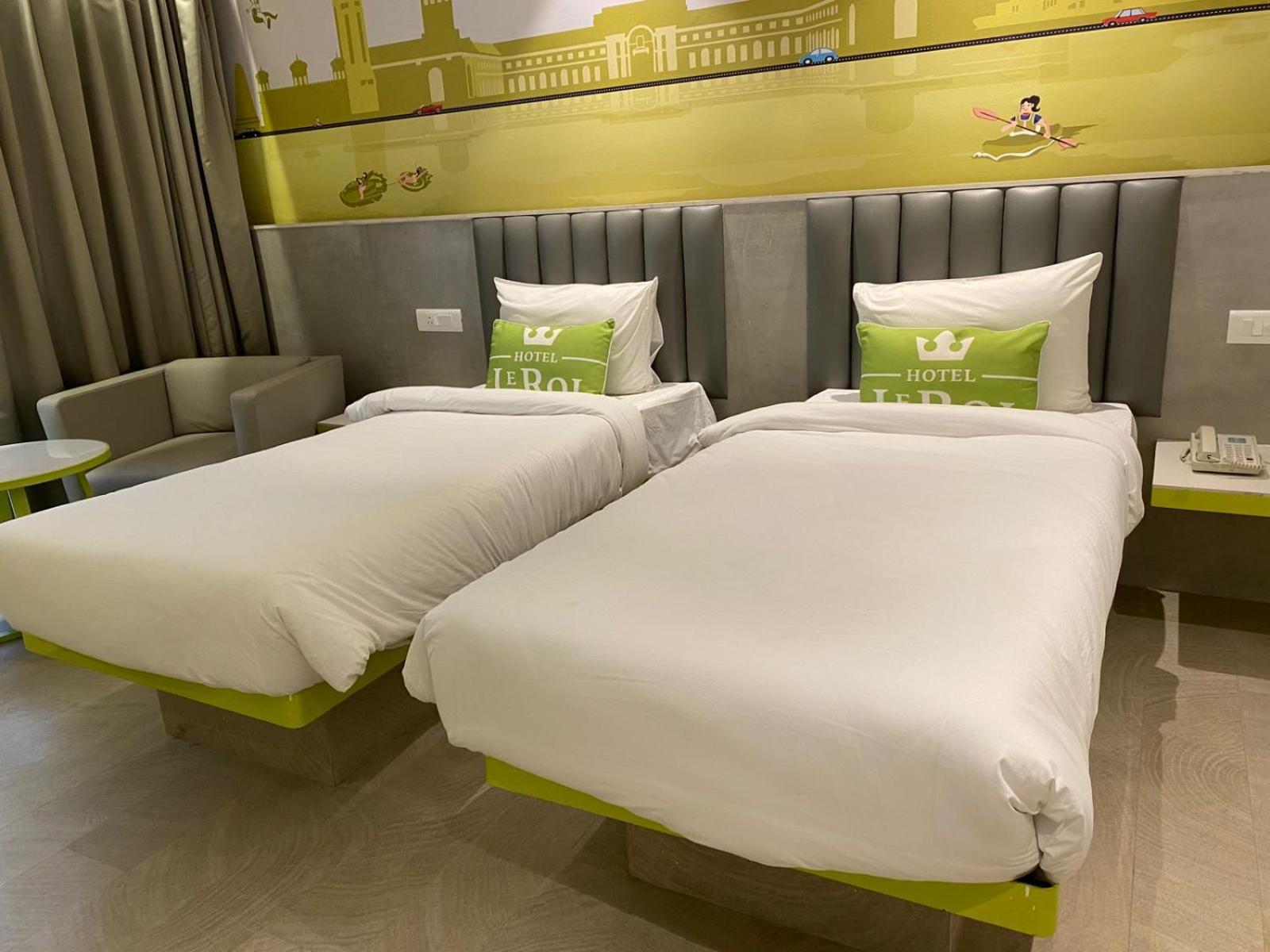 Twin Room - Photo 3