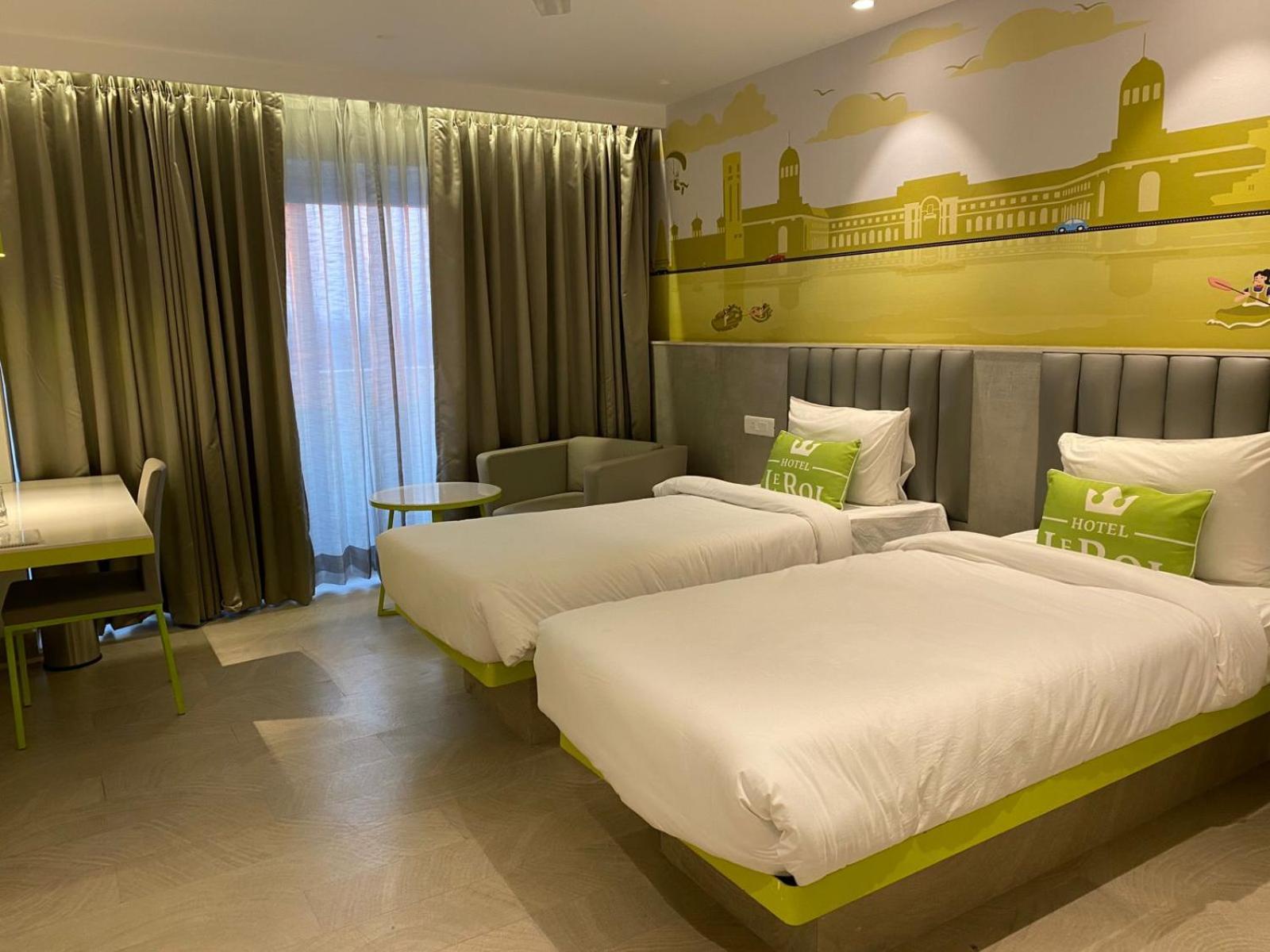 Twin Room - Photo 2