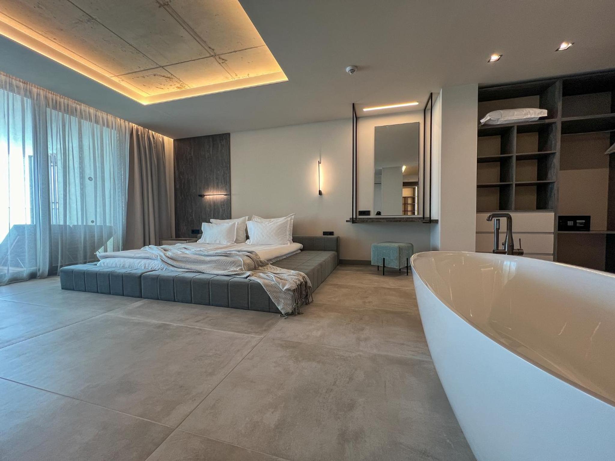 Deluxe SWIM-UP (16+) Suite Sea View with unlimited access to Calma SPA Center