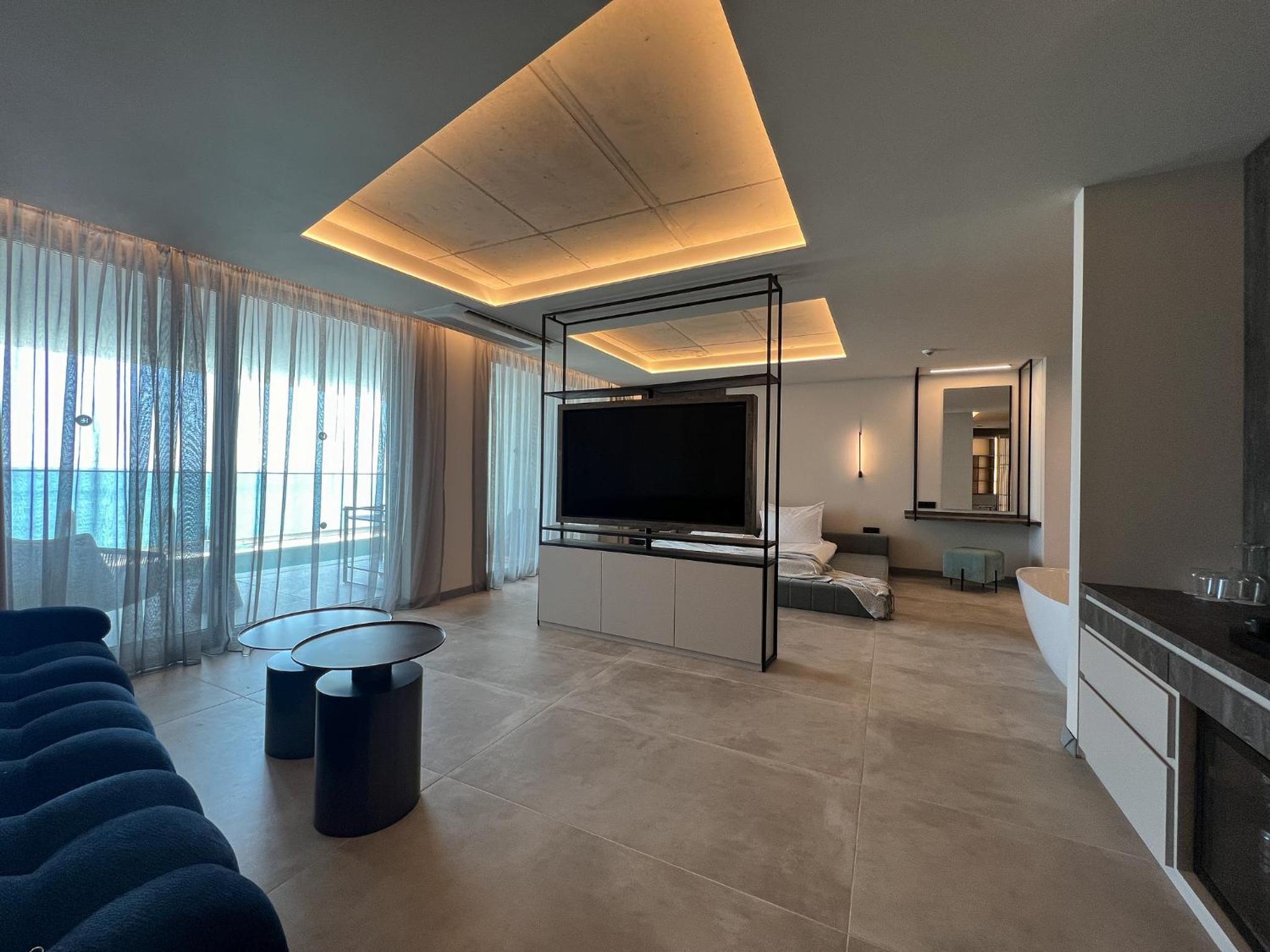 Deluxe SWIM-UP (16+) Suite Sea View  with unlimited access to Calma SPA Center photo 3