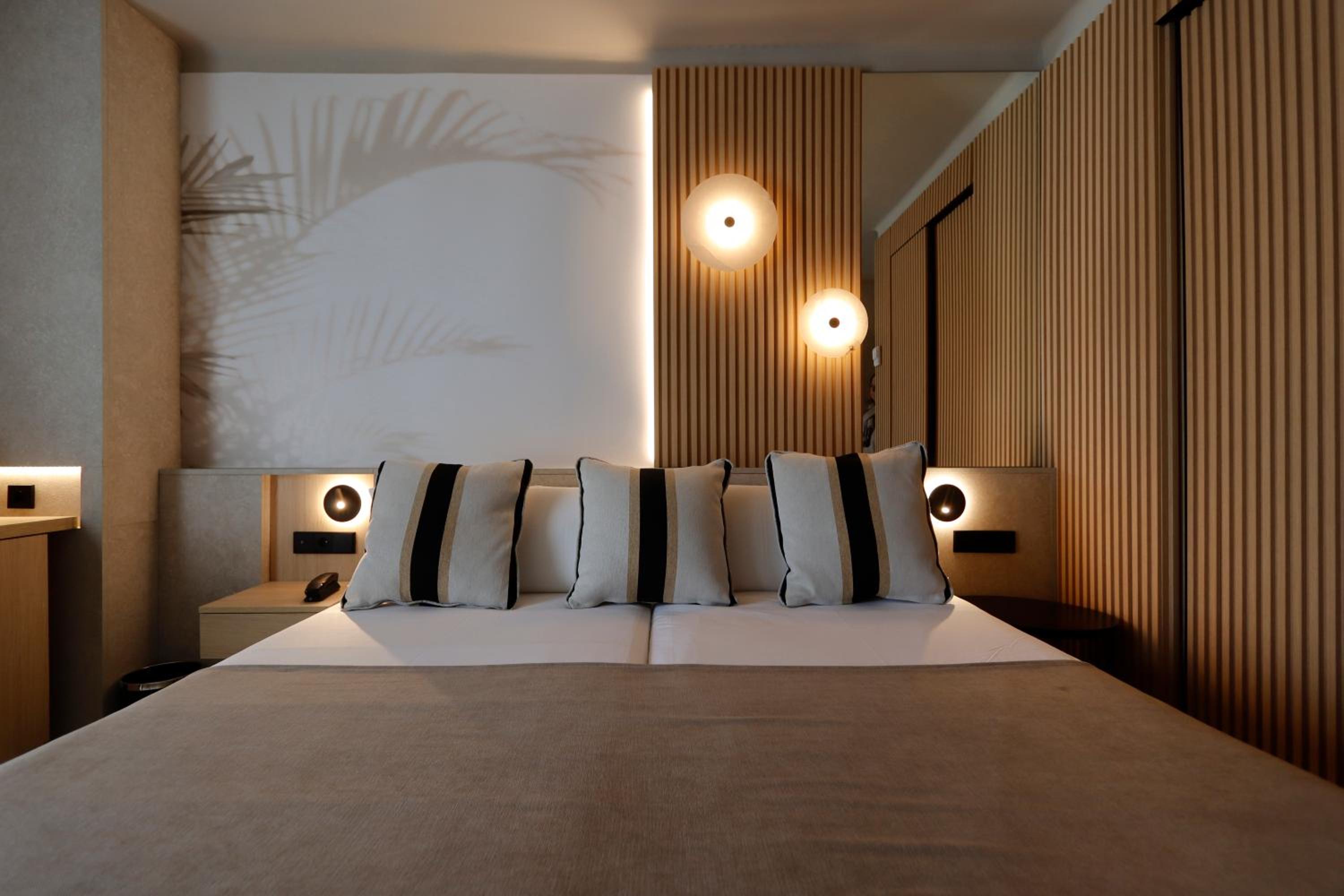 Double Room - Photo 3