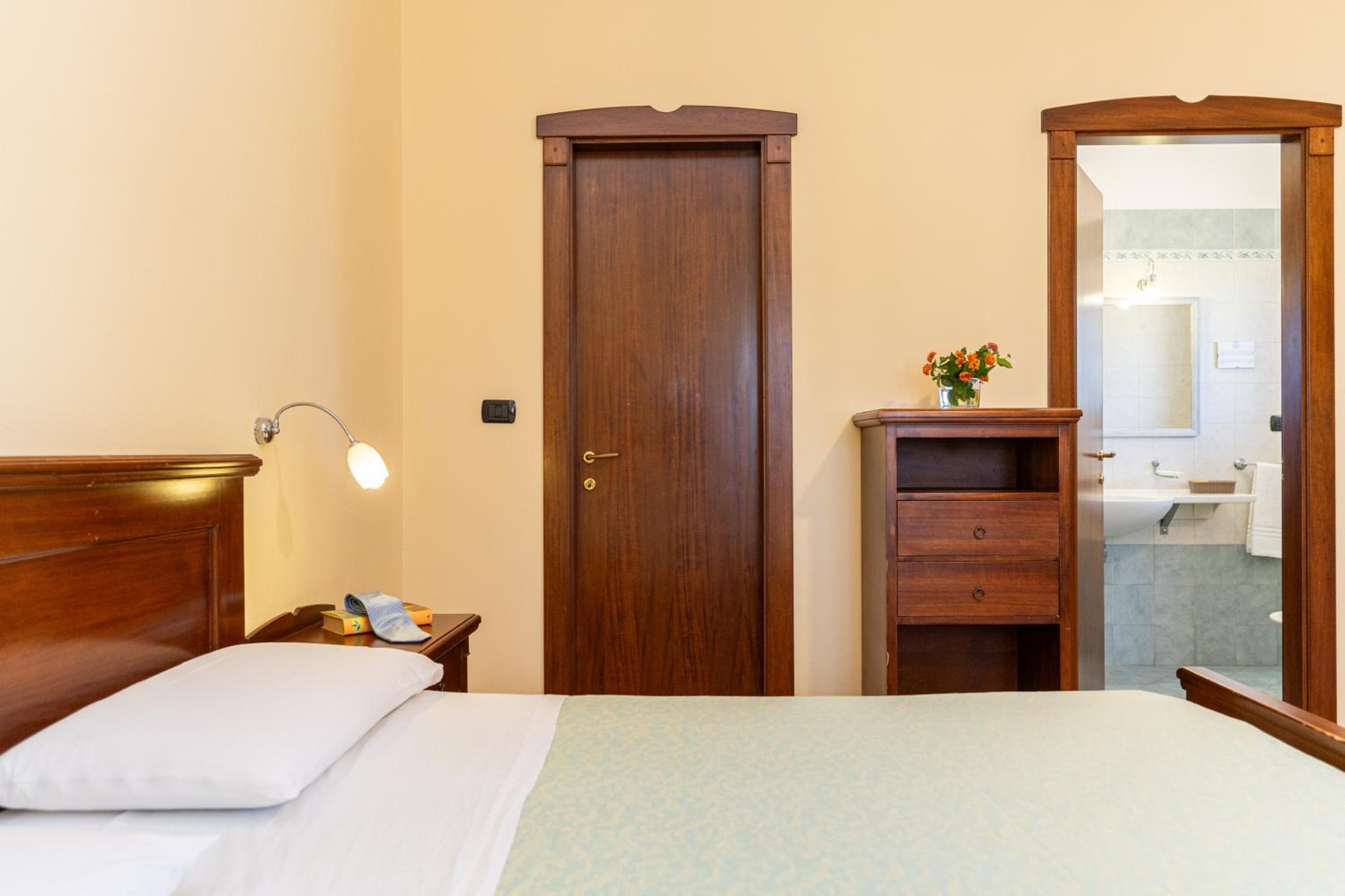 Superior Double or Twin Room - Photo 5