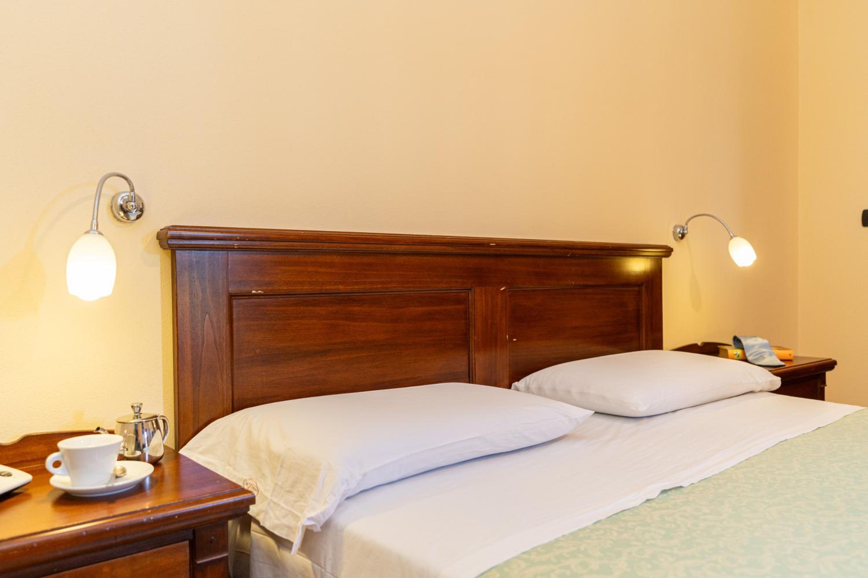 Superior Double or Twin Room - Photo 8