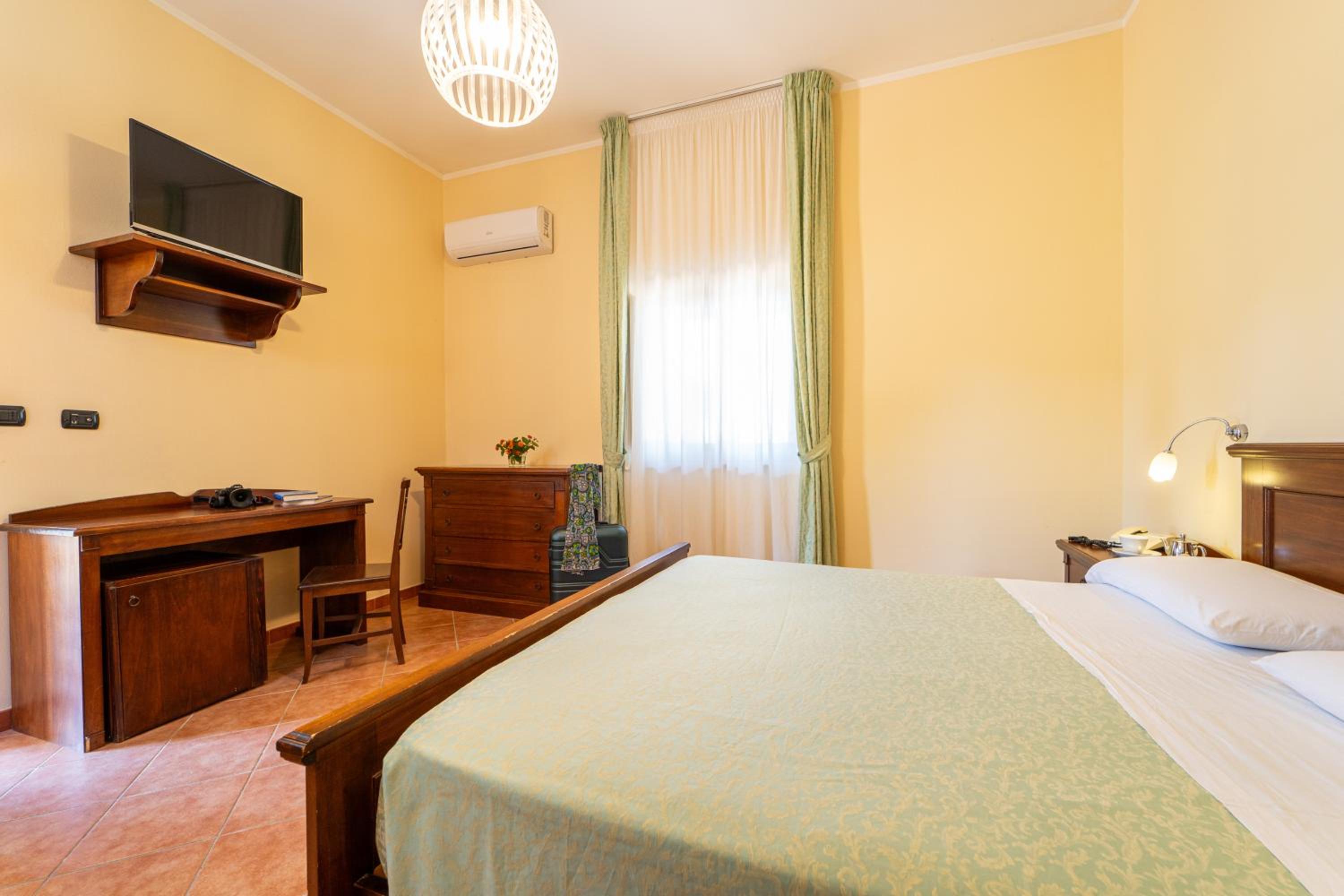 Superior Double or Twin Room - Photo 1