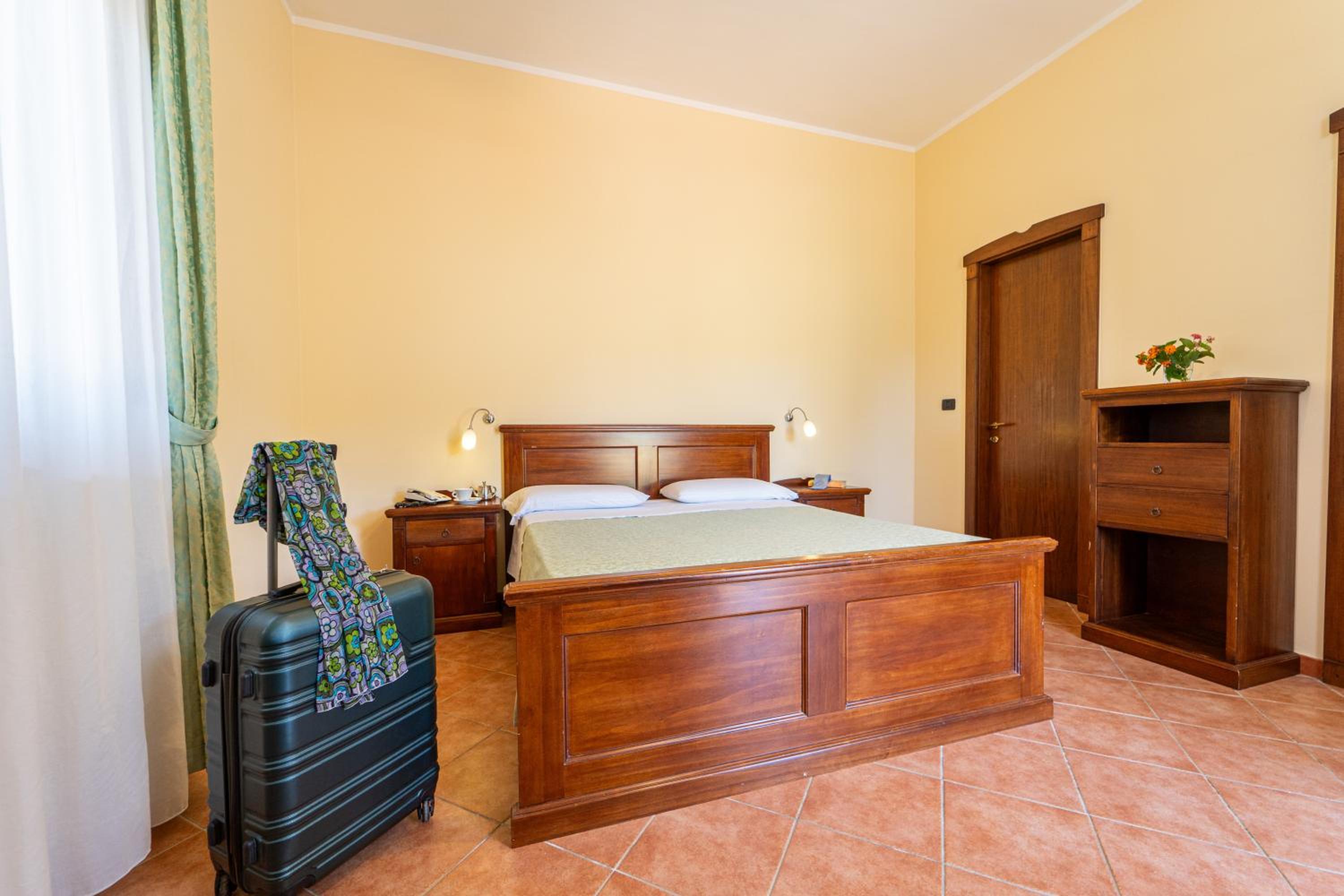Superior Double or Twin Room - Photo 7