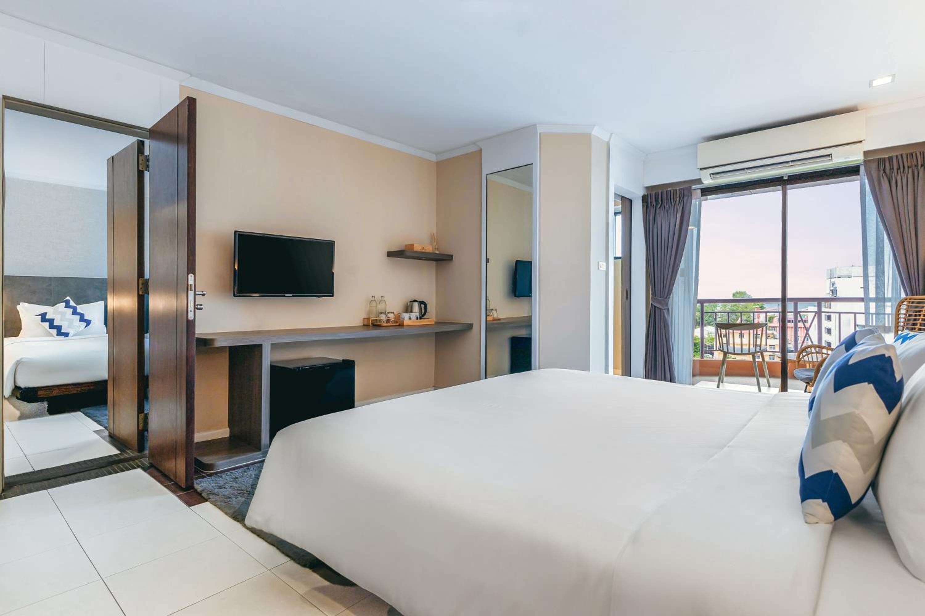 Deluxe Family Room