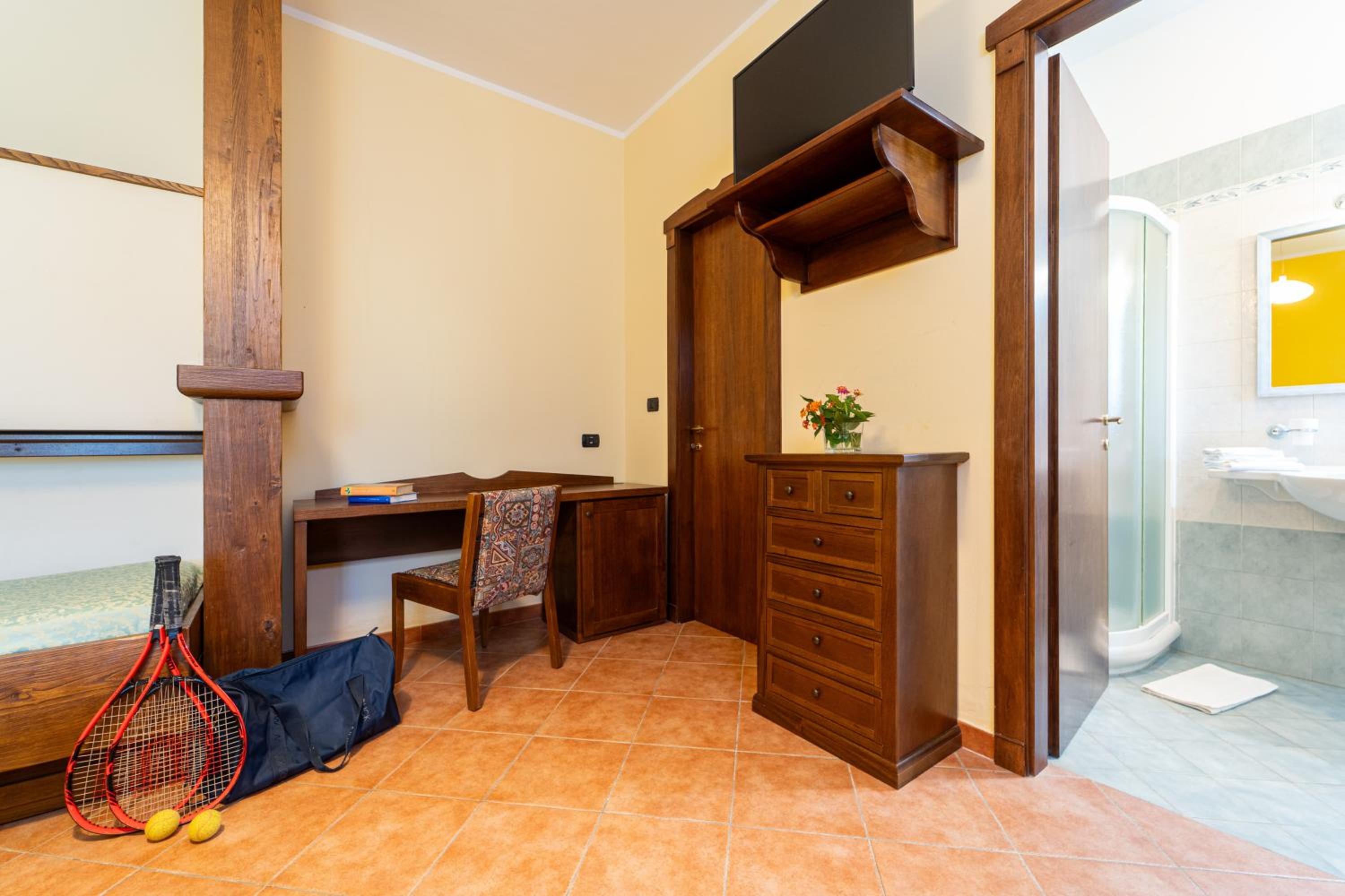 Family Room - Photo 15