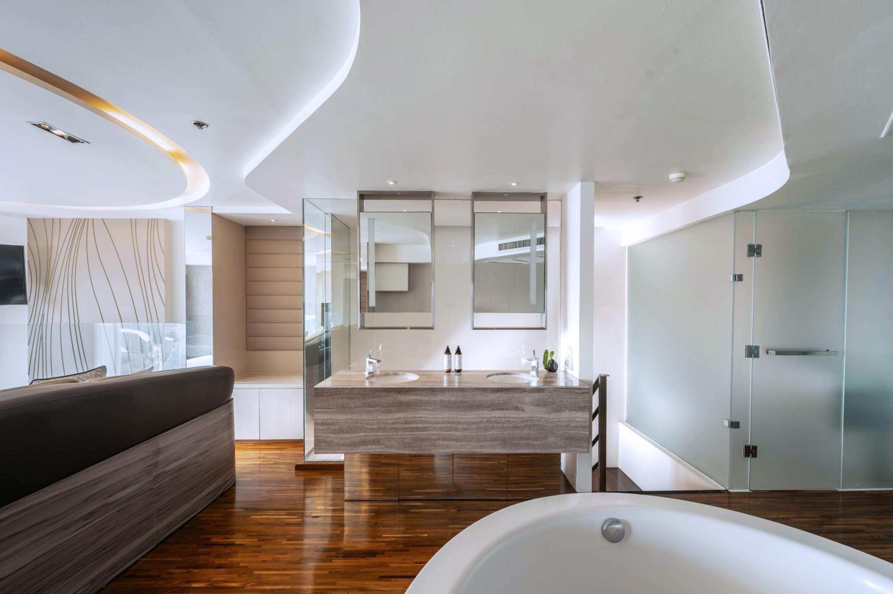 Aqua Suite One Bedroom - Photo 6