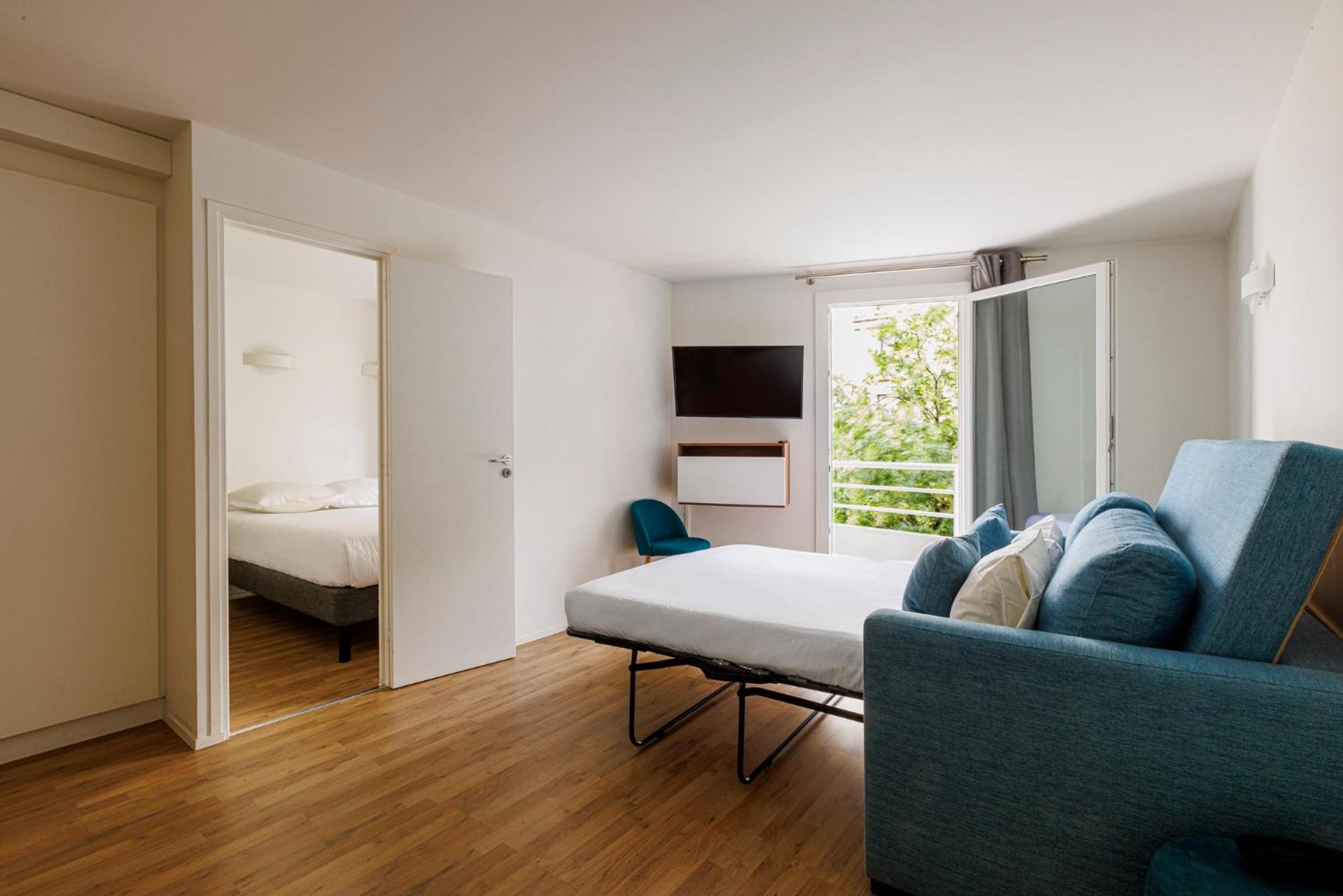 Quadruple Room with Balcony photo 3