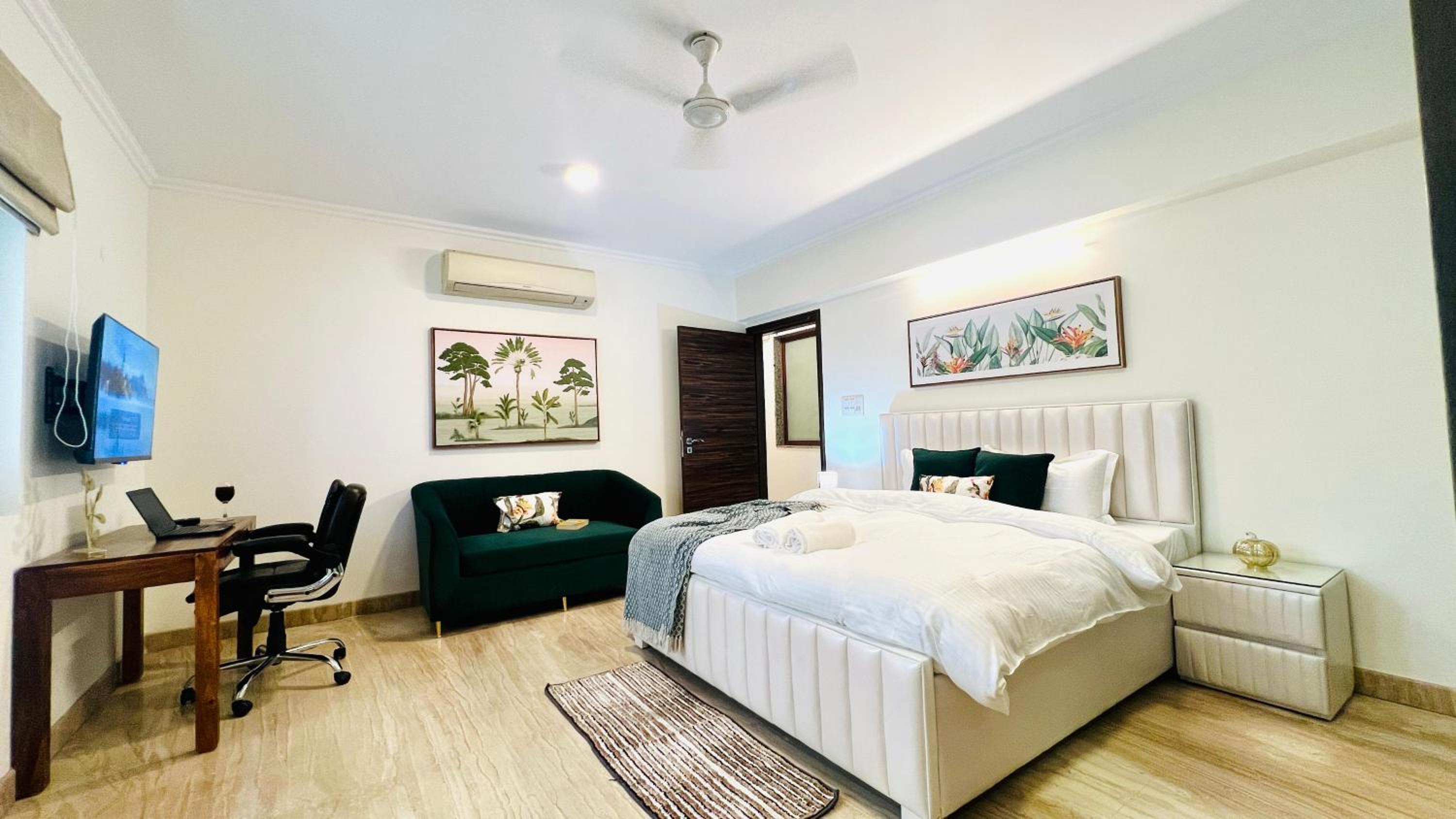  Standard Three Bedroom Apartment - Photo 3