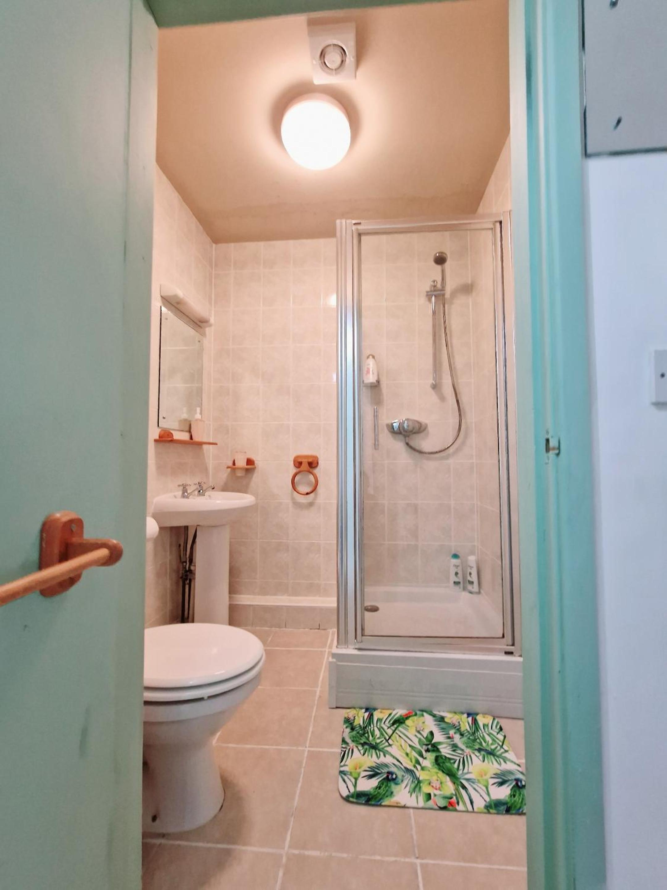 Twin Room with Shower - Photo 58