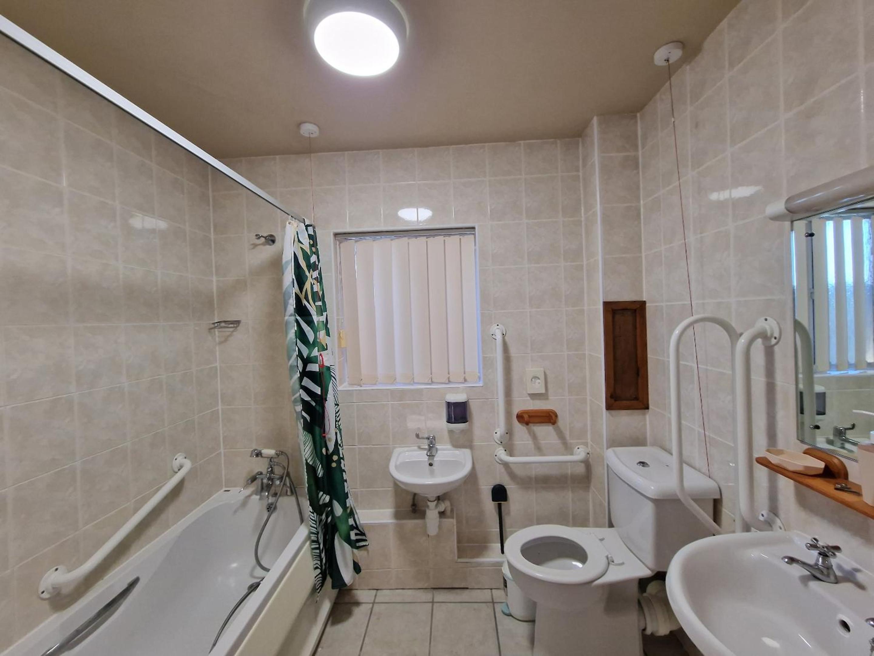 Triple Room with Bath - Photo 45