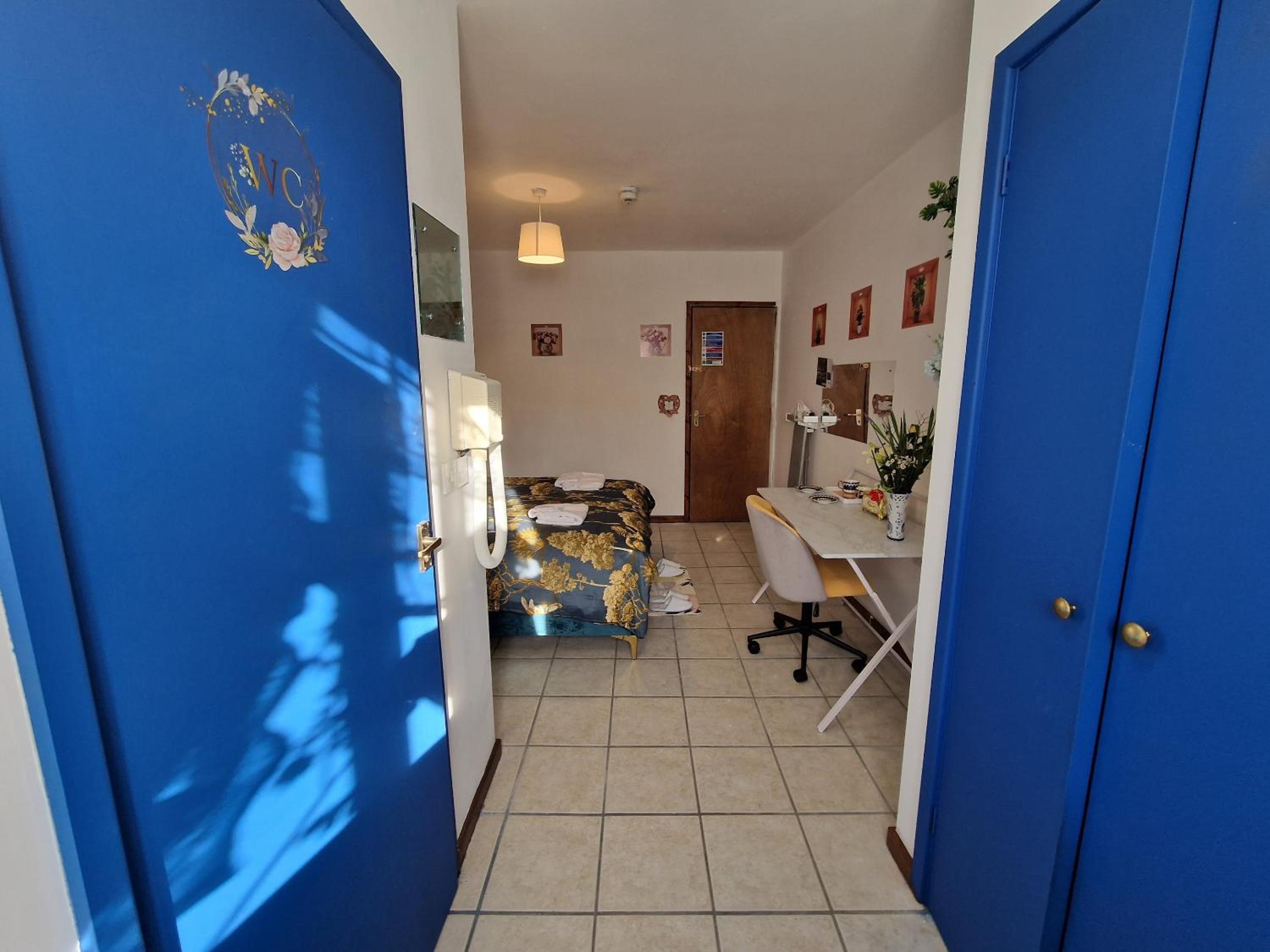 Triple Room with Shower - Photo 11