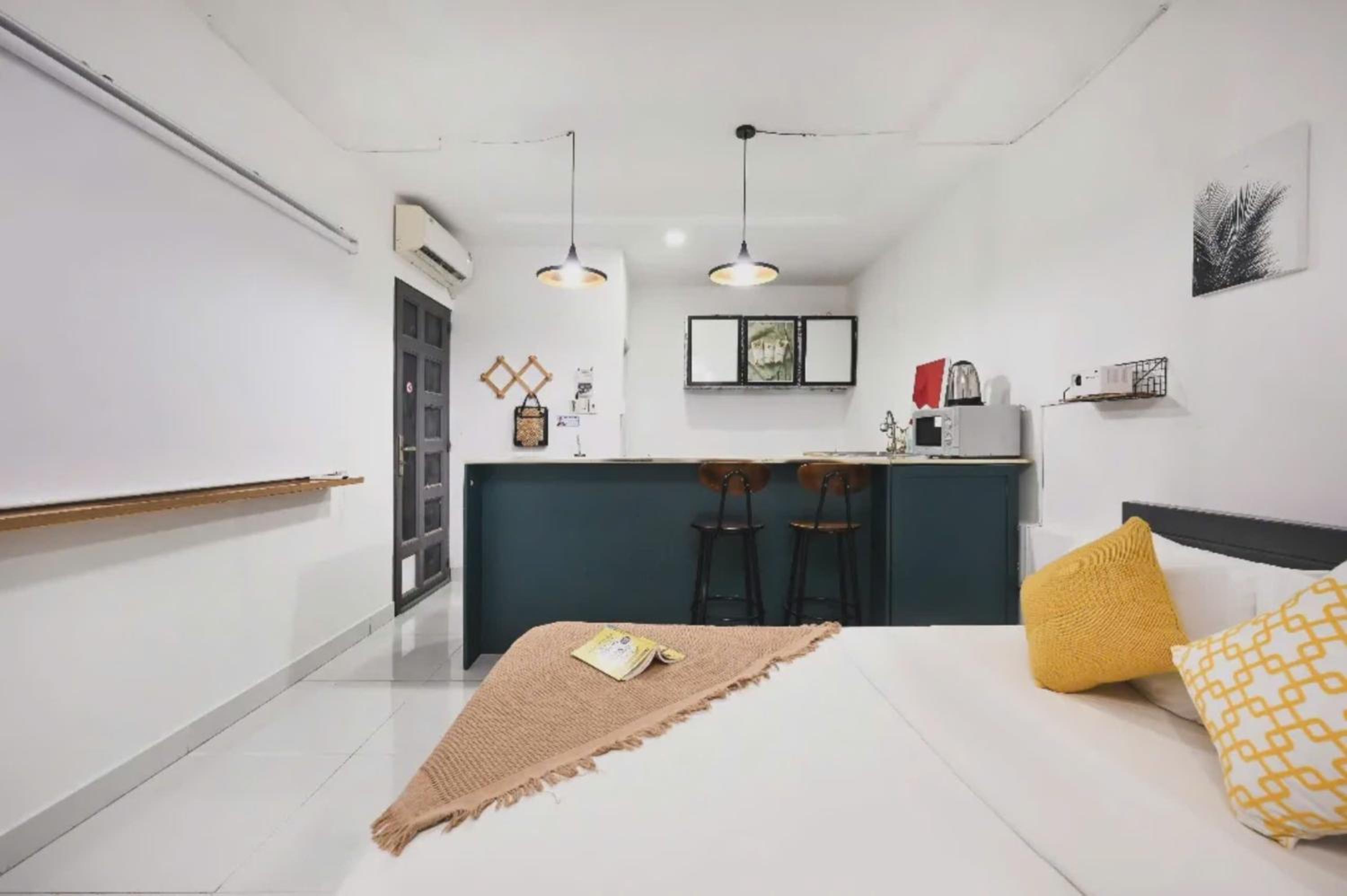 Deluxe Studio With Kitchenette