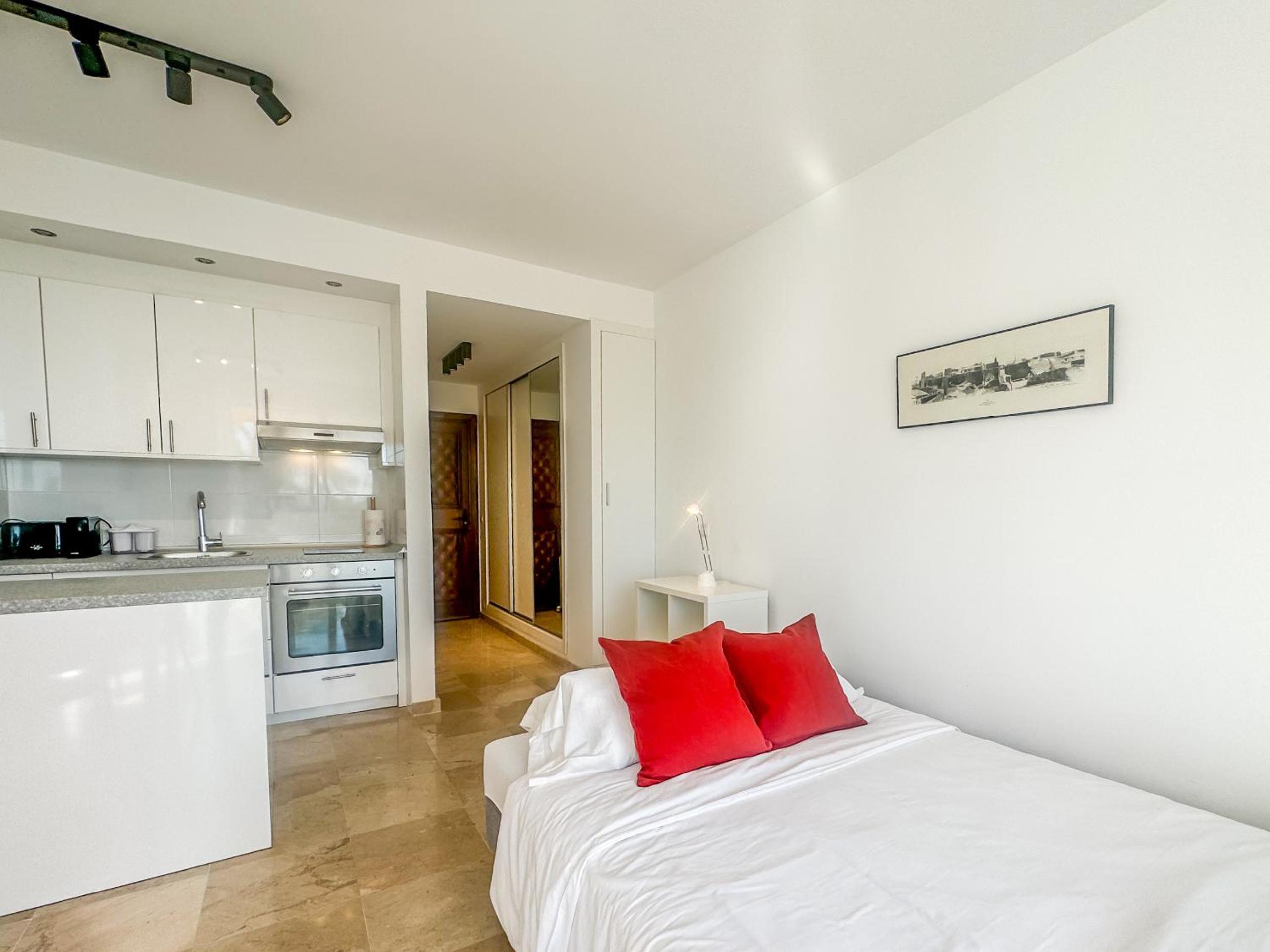 Estudio con sofá cama