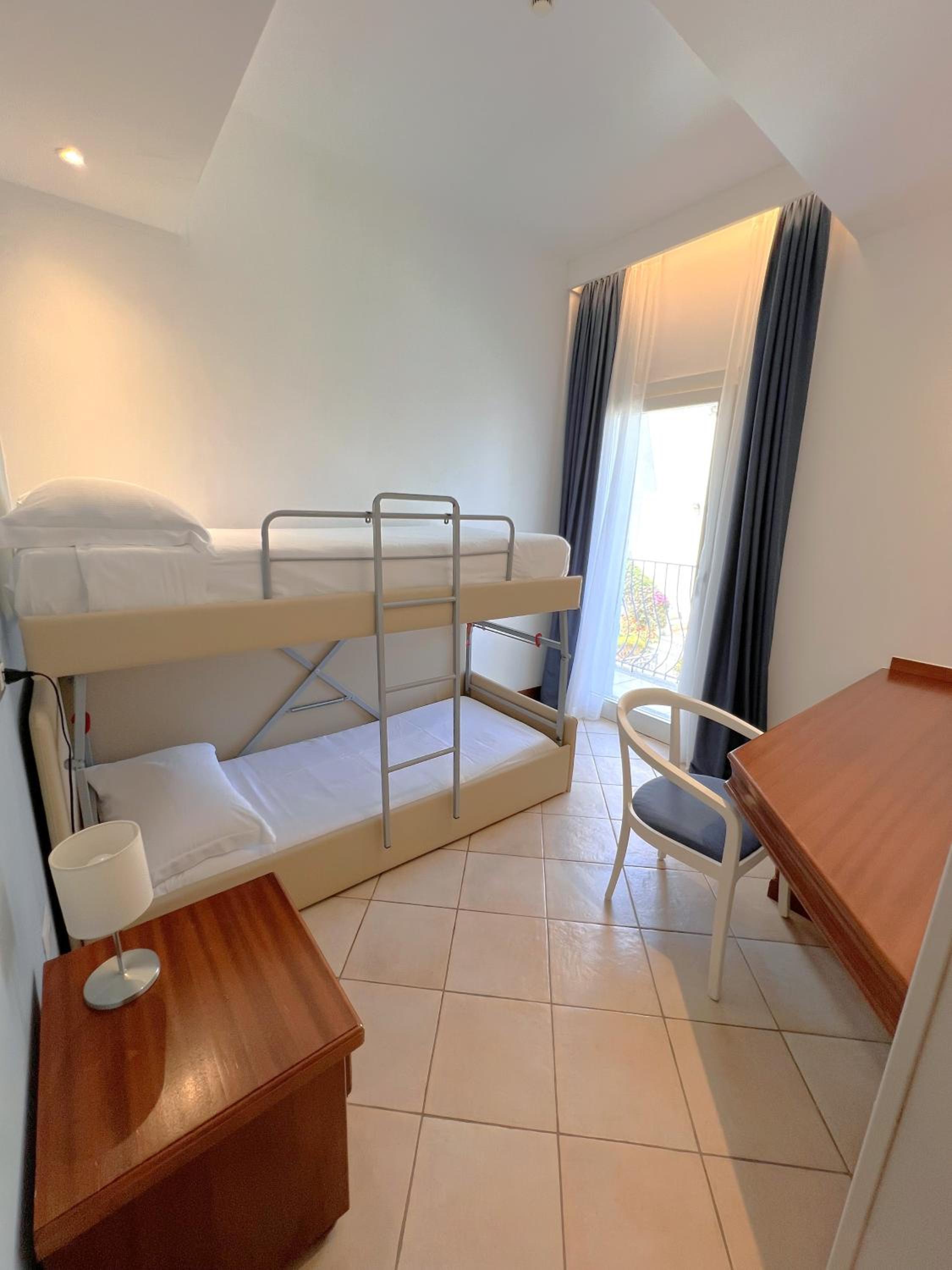 Comfort Quadruple Room - Photo 4