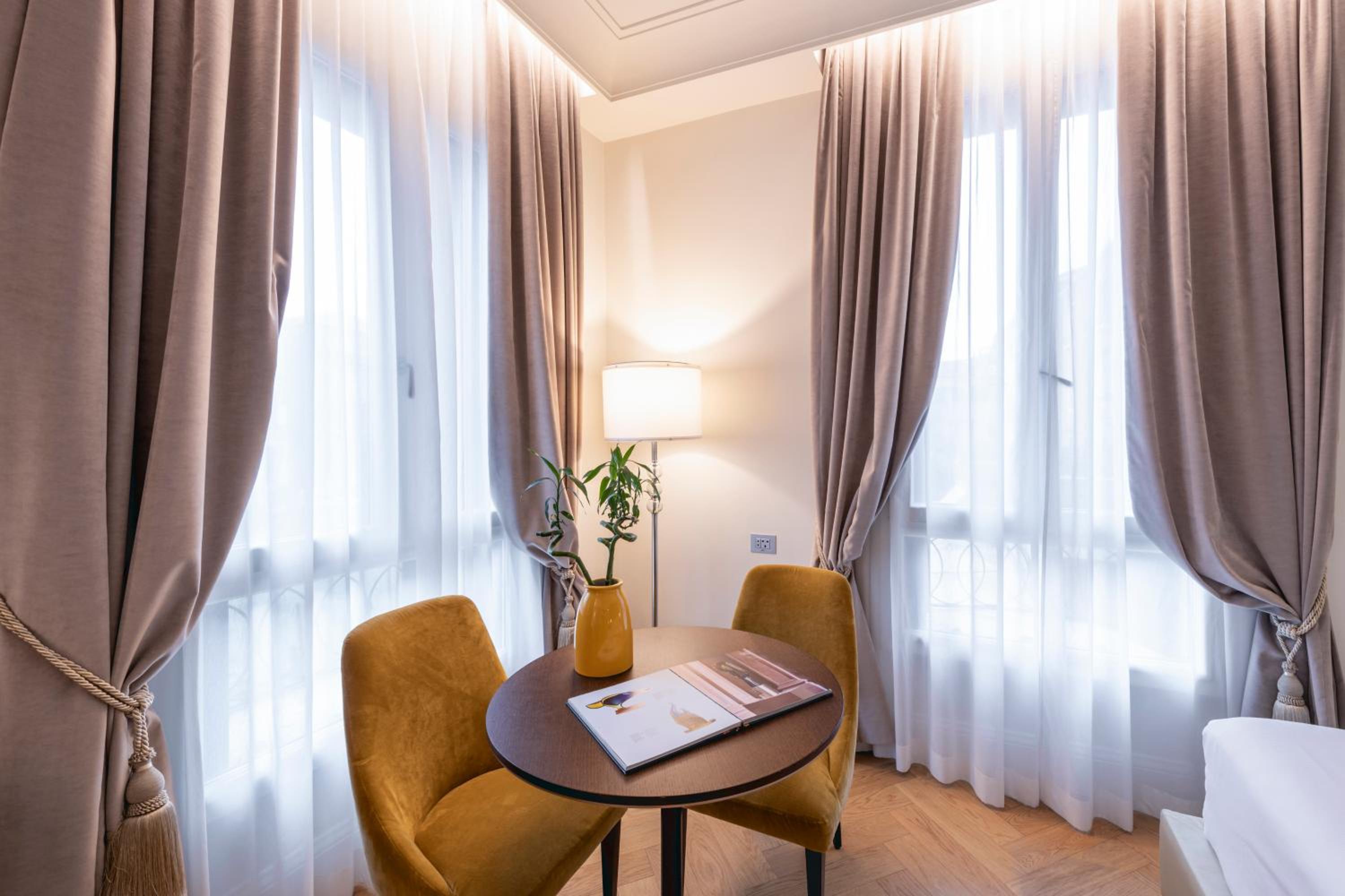 Junior Suite with Canal View