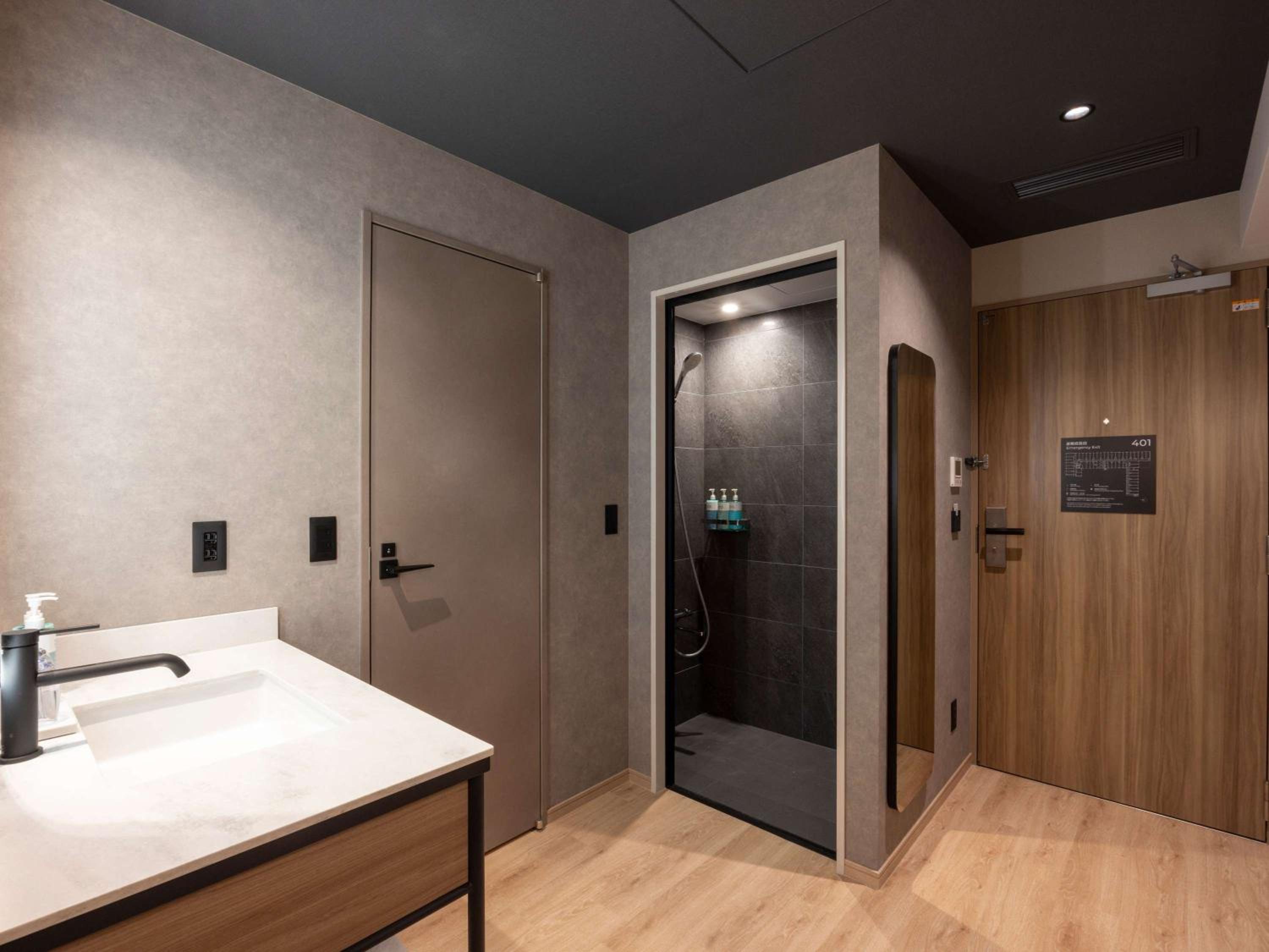 Standard Double Room with Shower Booth - Photo 4