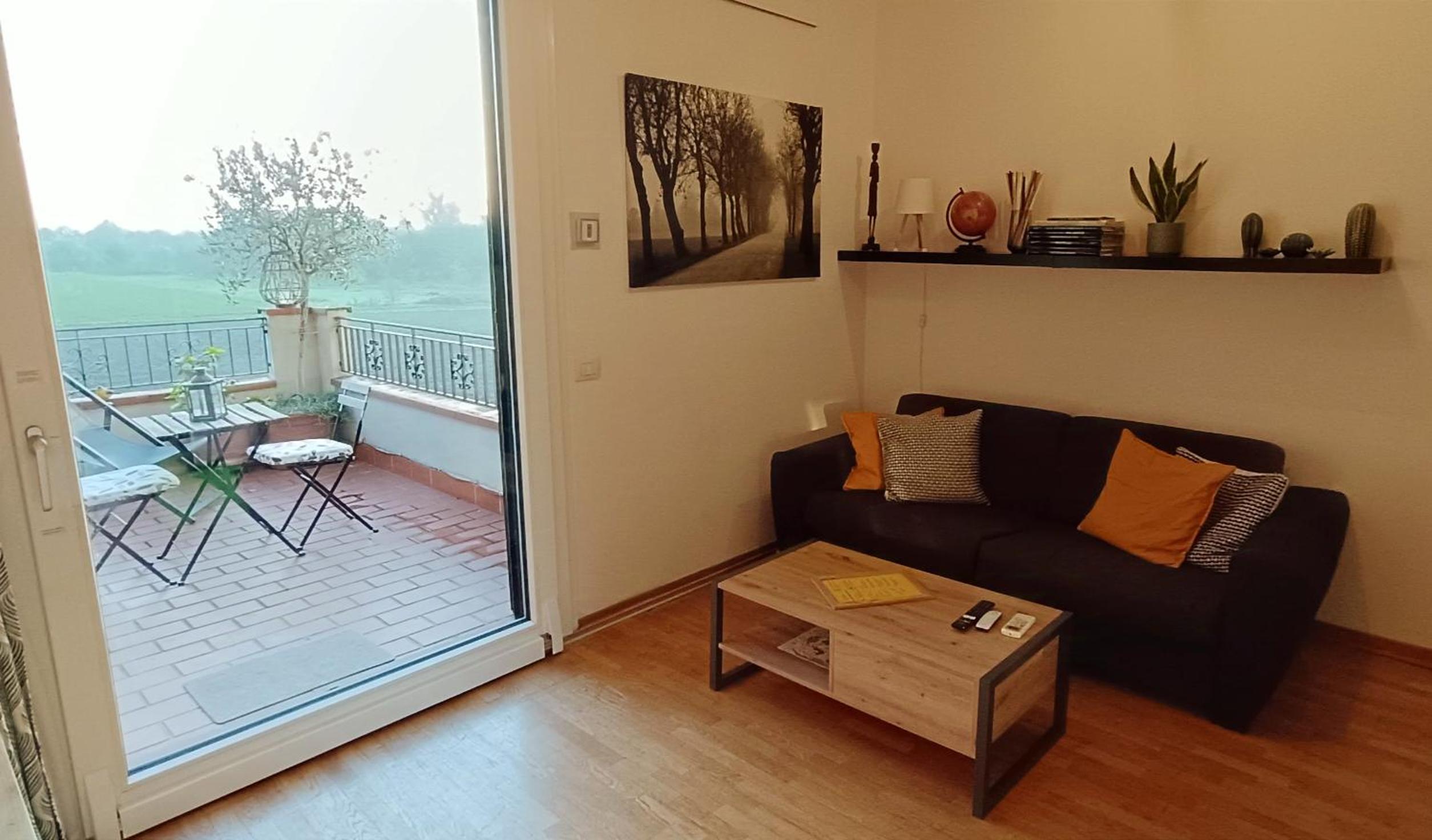 One-Bedroom Apartment photo 2